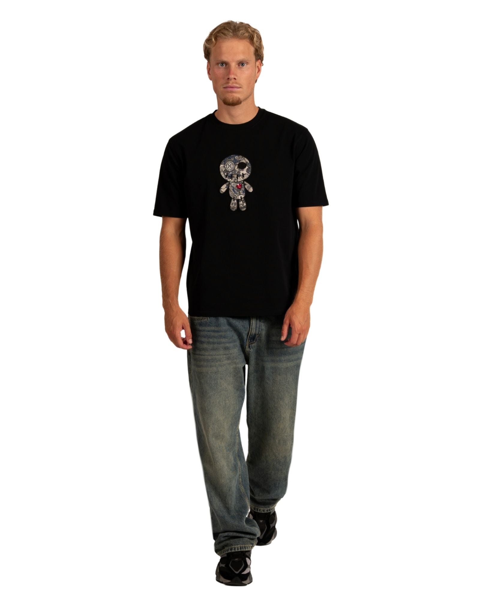 Ennis T-Shirt in Black T-Shirts Wrong Friends