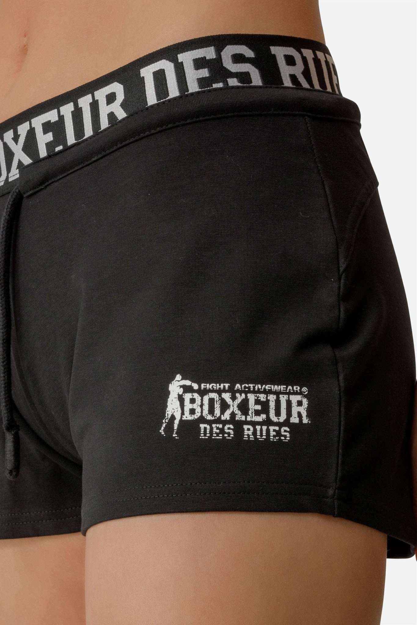 Curved Hem Essential Shorts in Black Sweatshorts Boxeur des Rues