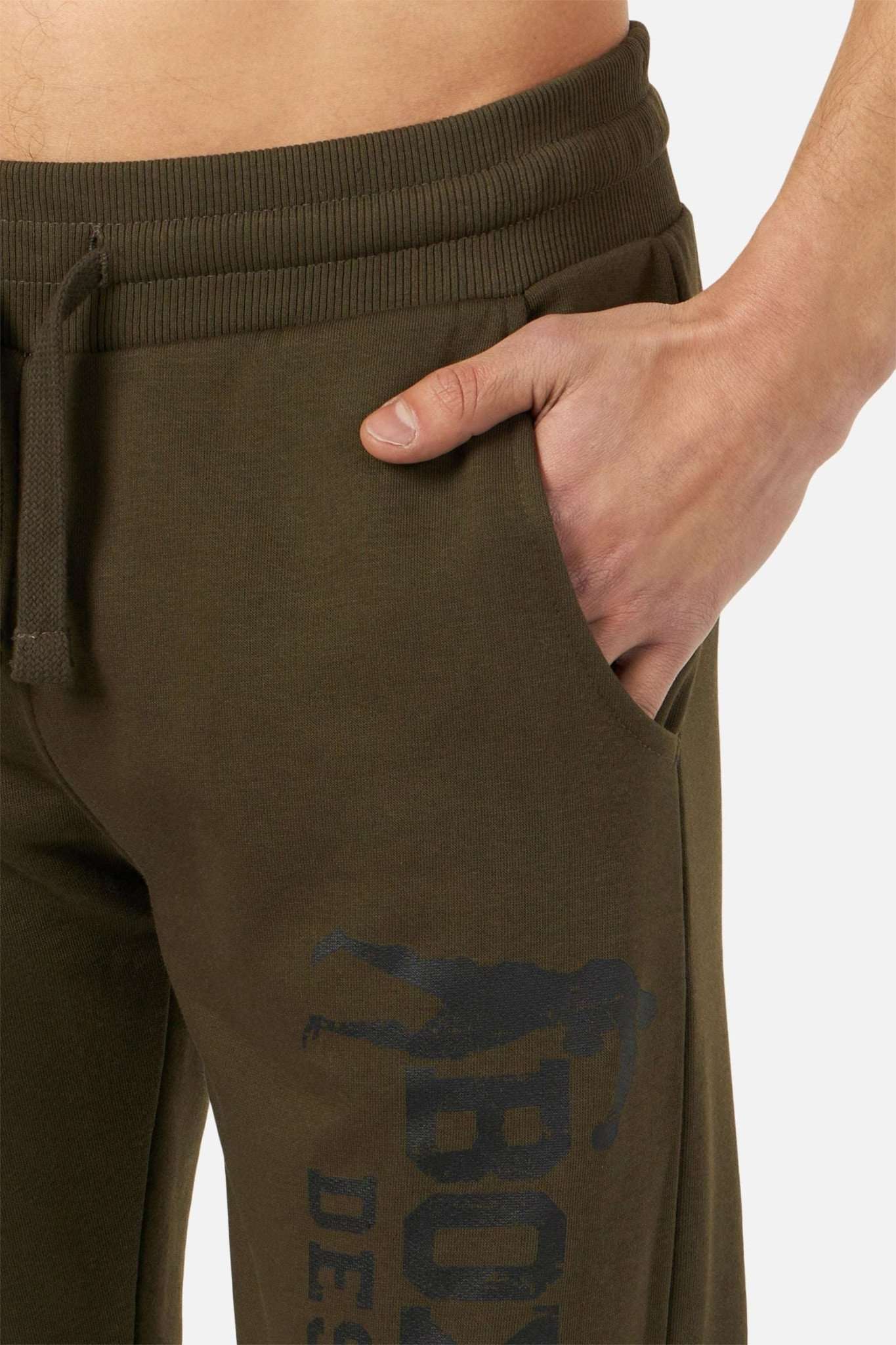 Slim Fit Sweatpant With Logo in Army Jogginghosen Boxeur des Rues