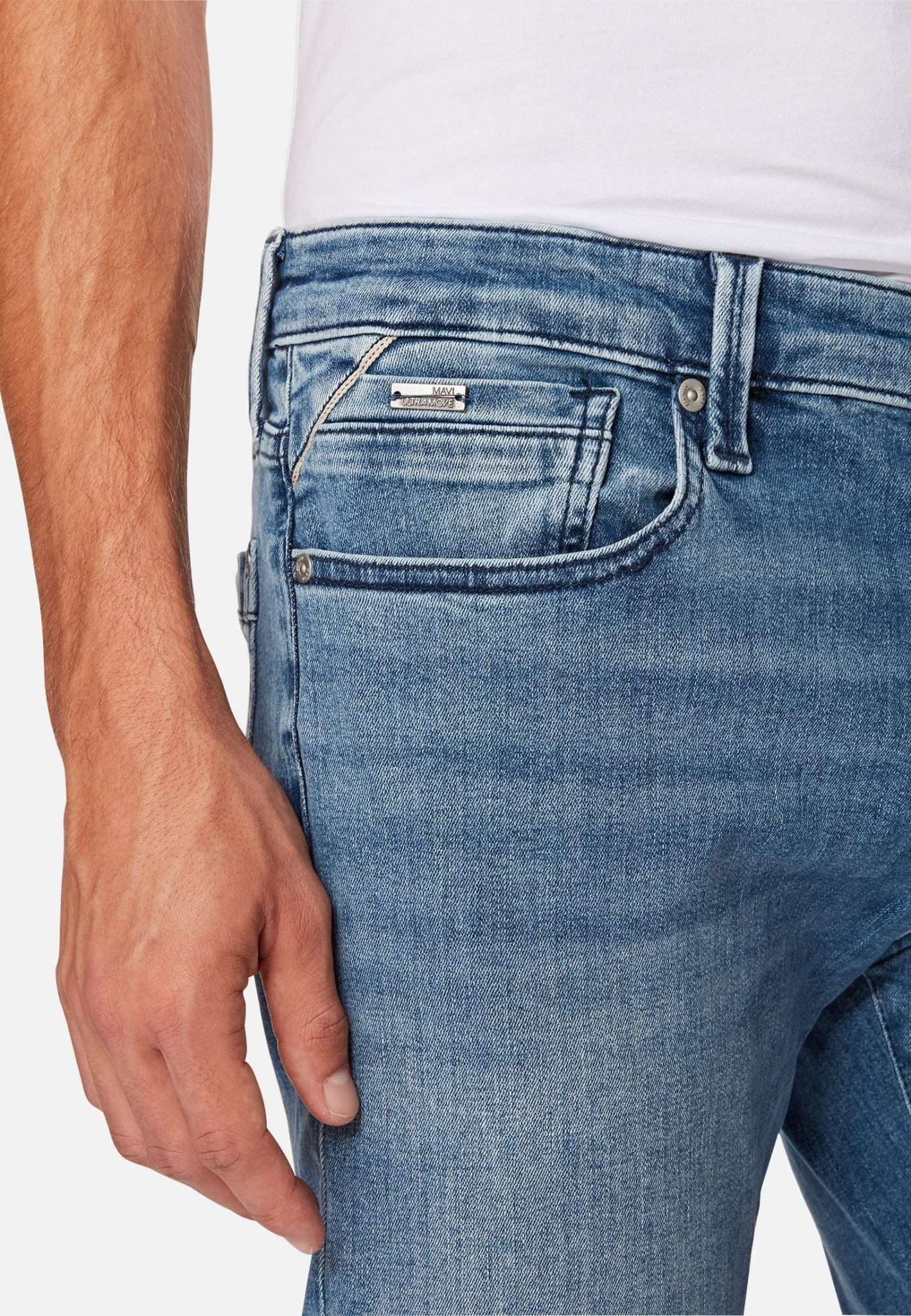 Yves in Mid Brushed Ultra Move Jeans Mavi