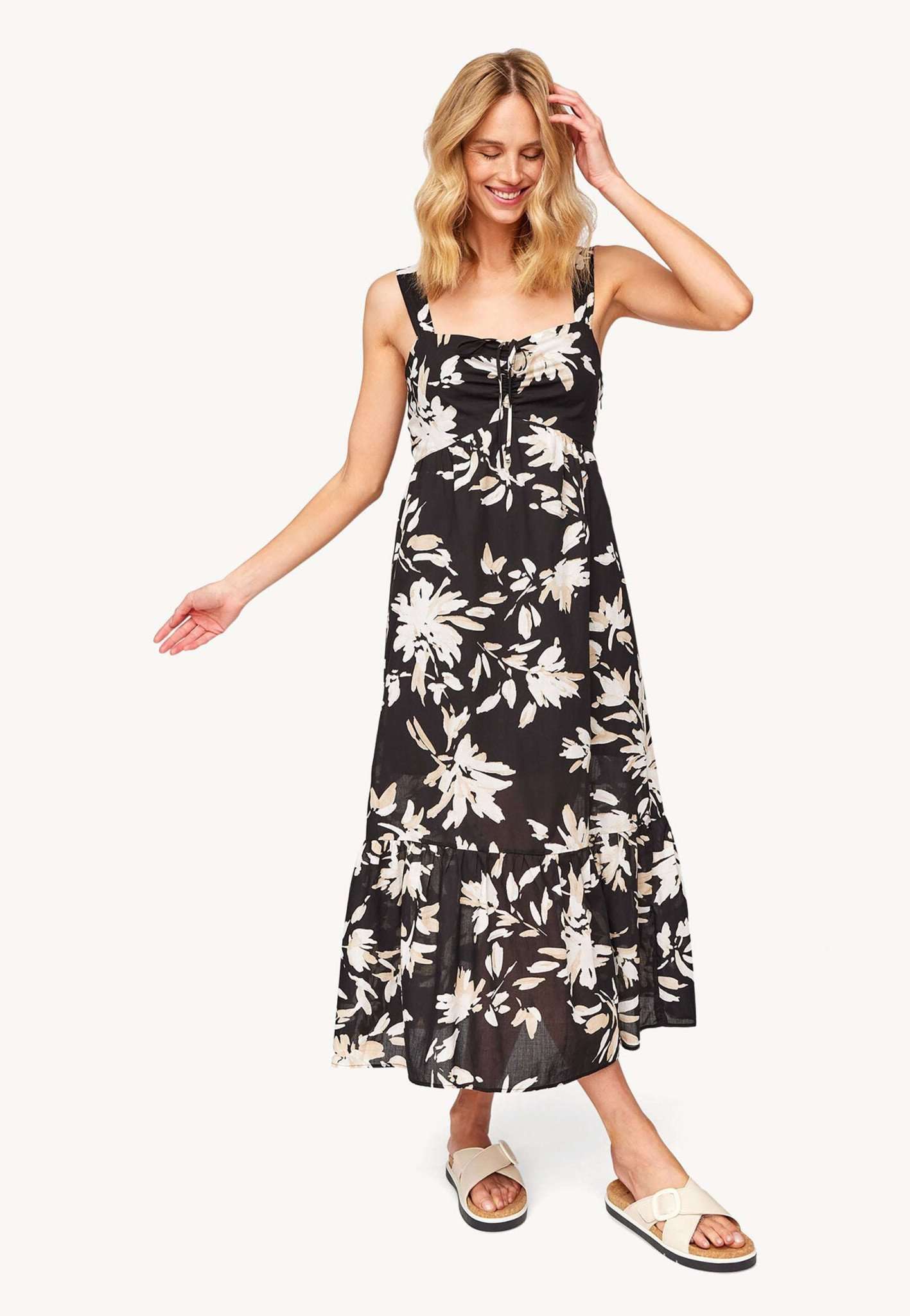 Adana Aop Long Strap Dress in Black Flower AOP Kleider Tamaris