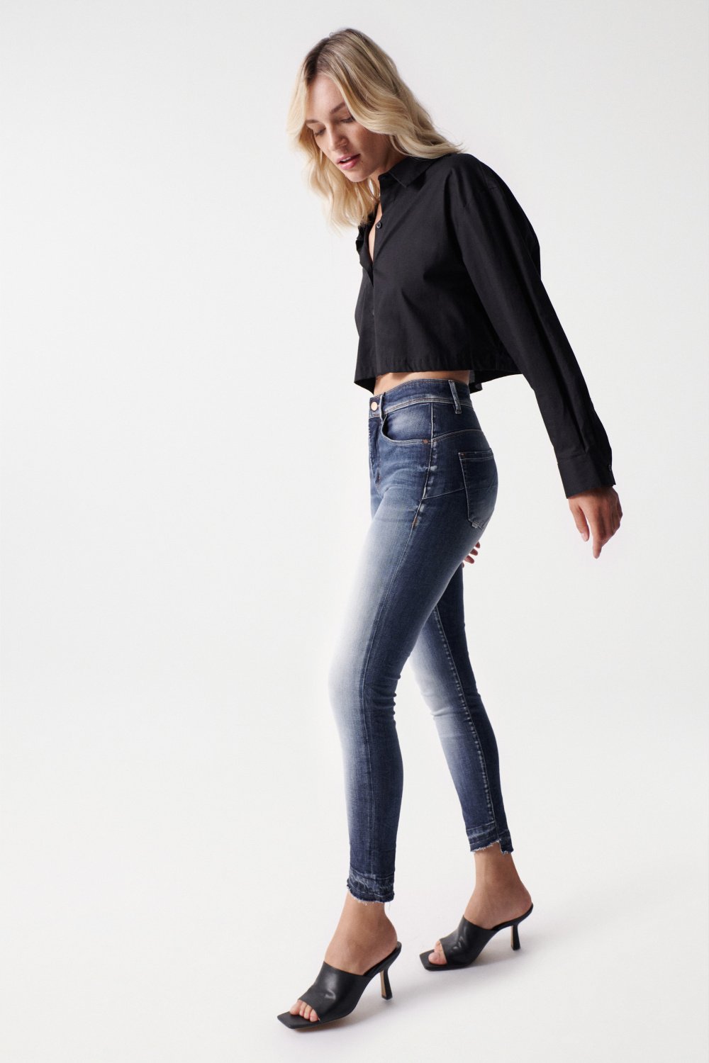 Secret Glamour Cropped Push-In in Dark Wash Jeans Salsa Jeans