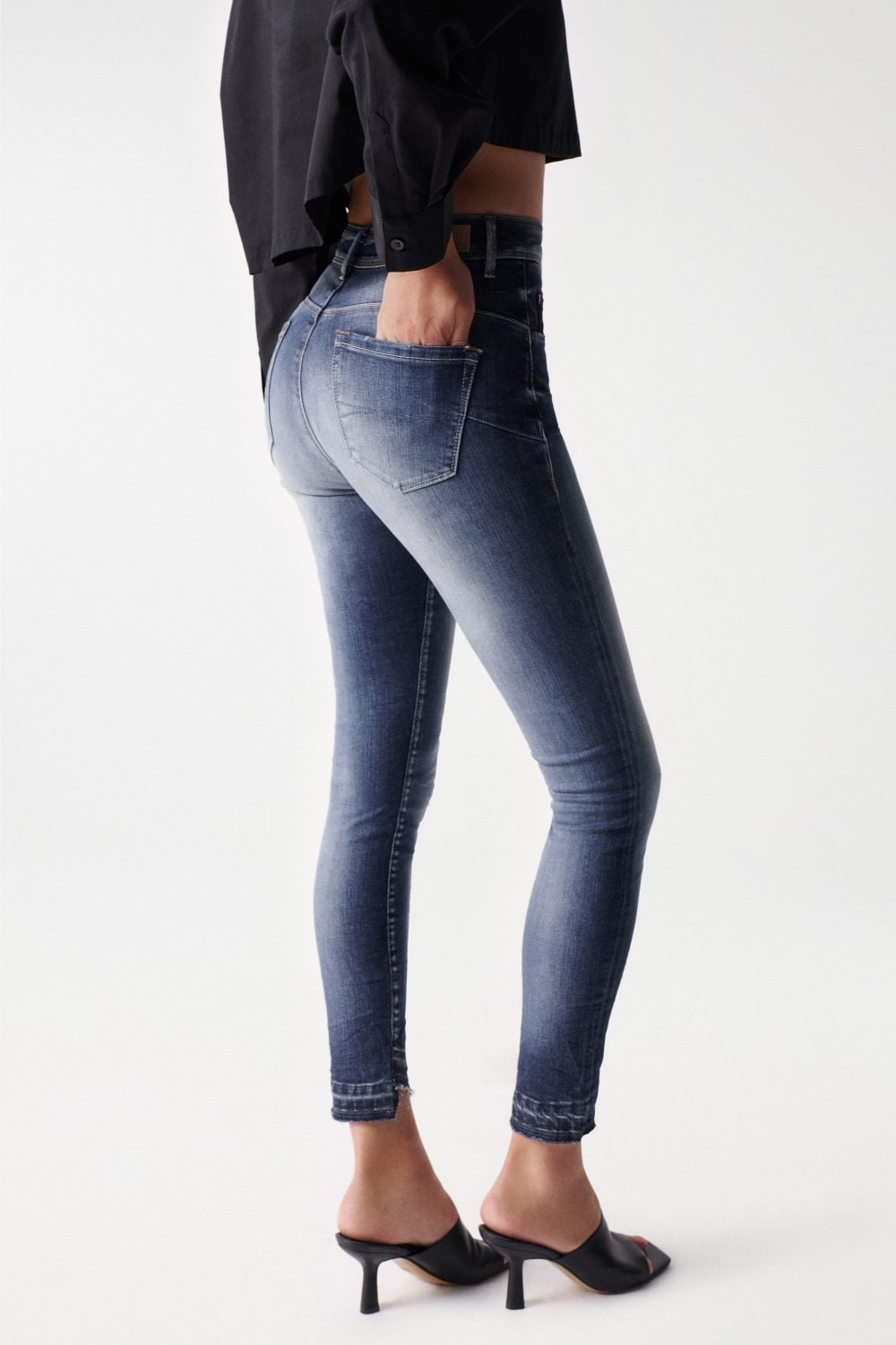 Secret Glamour Cropped Push-In in Dark Wash Jeans Salsa Jeans   