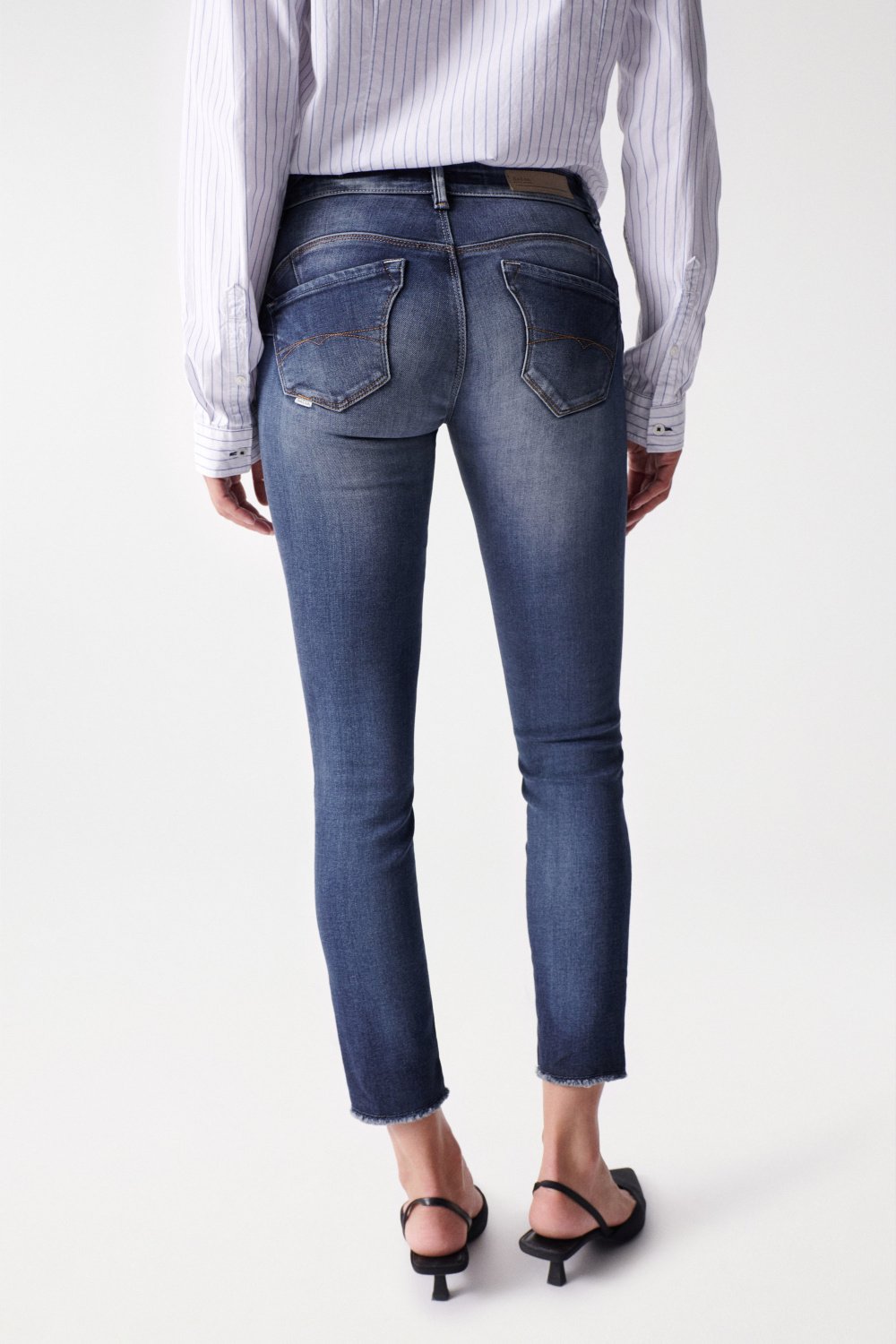 Wonder Cropped Skinny Push-Up in Dark Wash Jeans Salsa Jeans