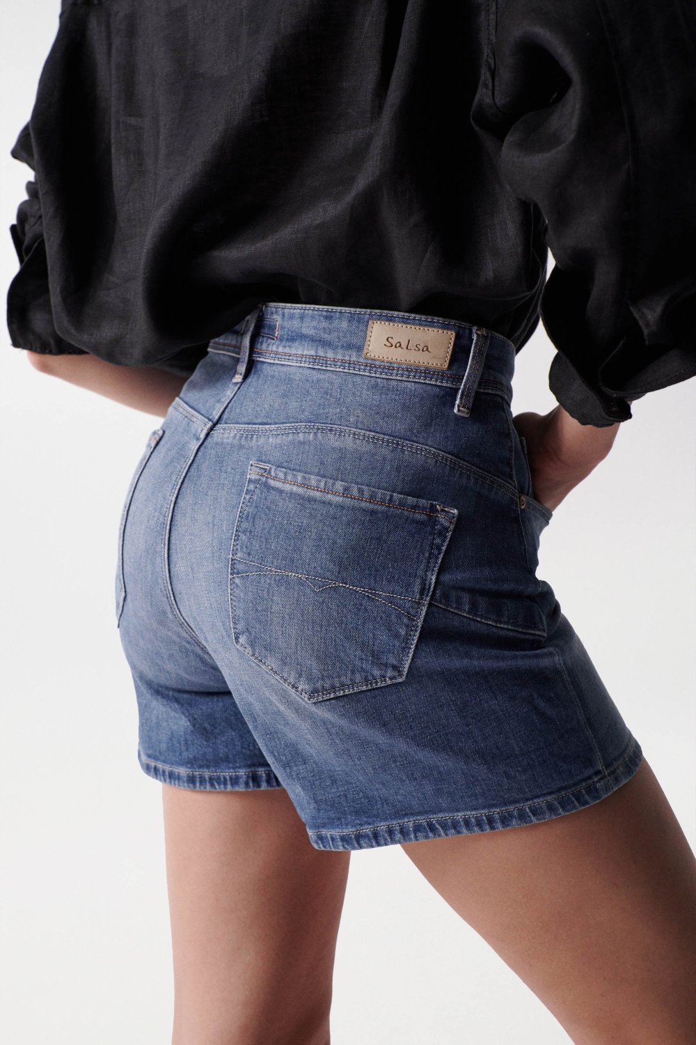 Short Glamour Push-In in Medium Wash Jeansshorts Salsa Jeans   