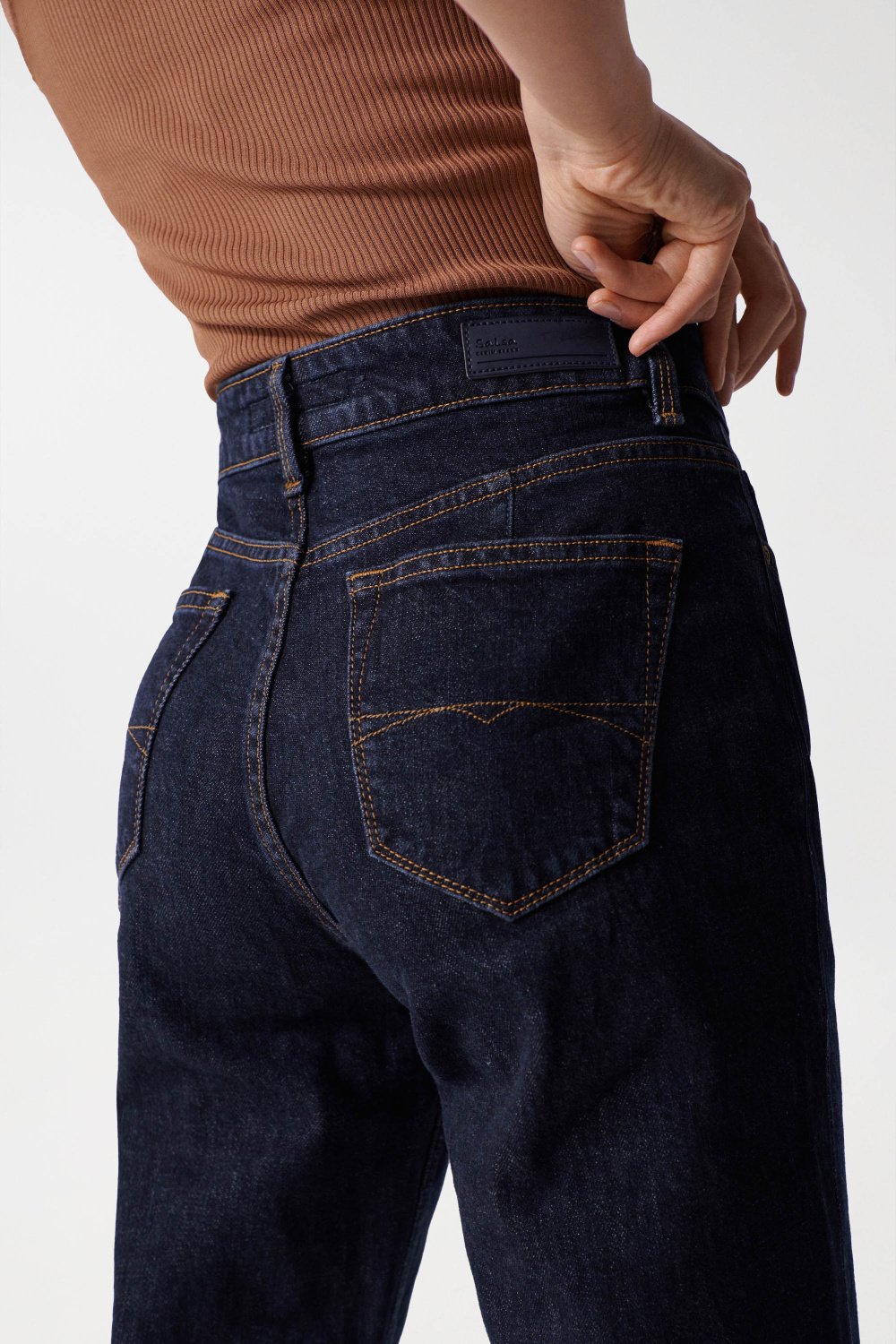True Cropped Slim Comfort in Medium Wash Jeans Salsa Jeans   