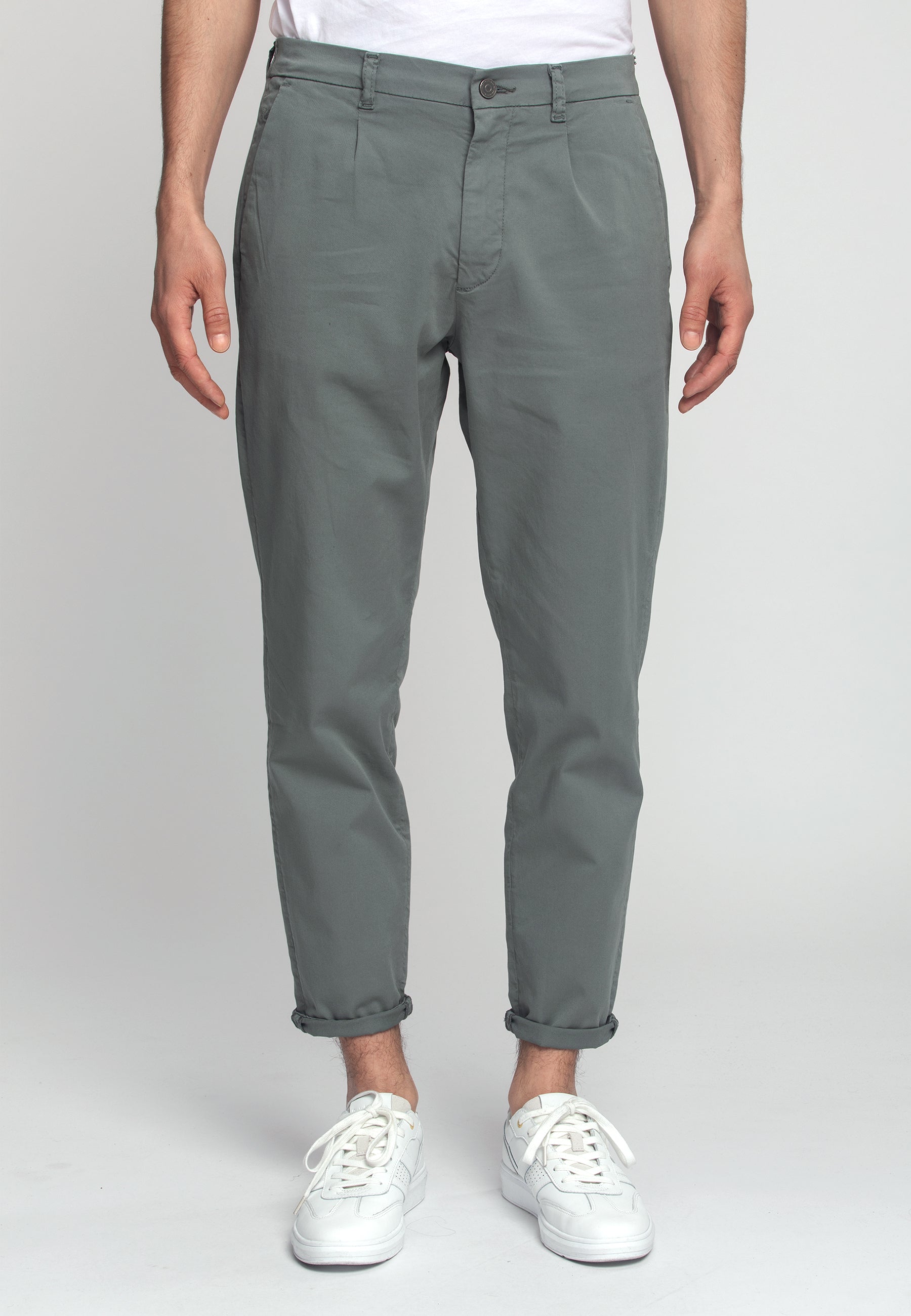 Pants Cropped Chino in Mist Hosen Colours and Sons   
