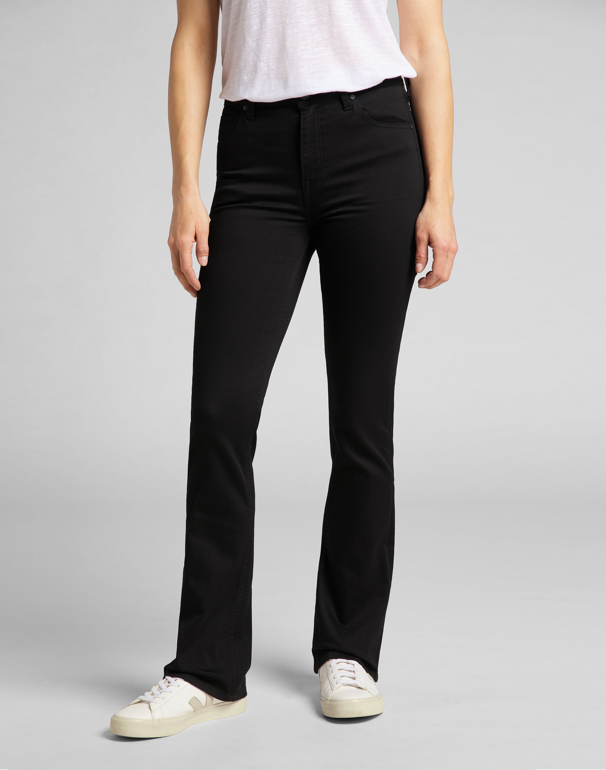 Breese Bootcut in Black Rinse Jeans Lee
