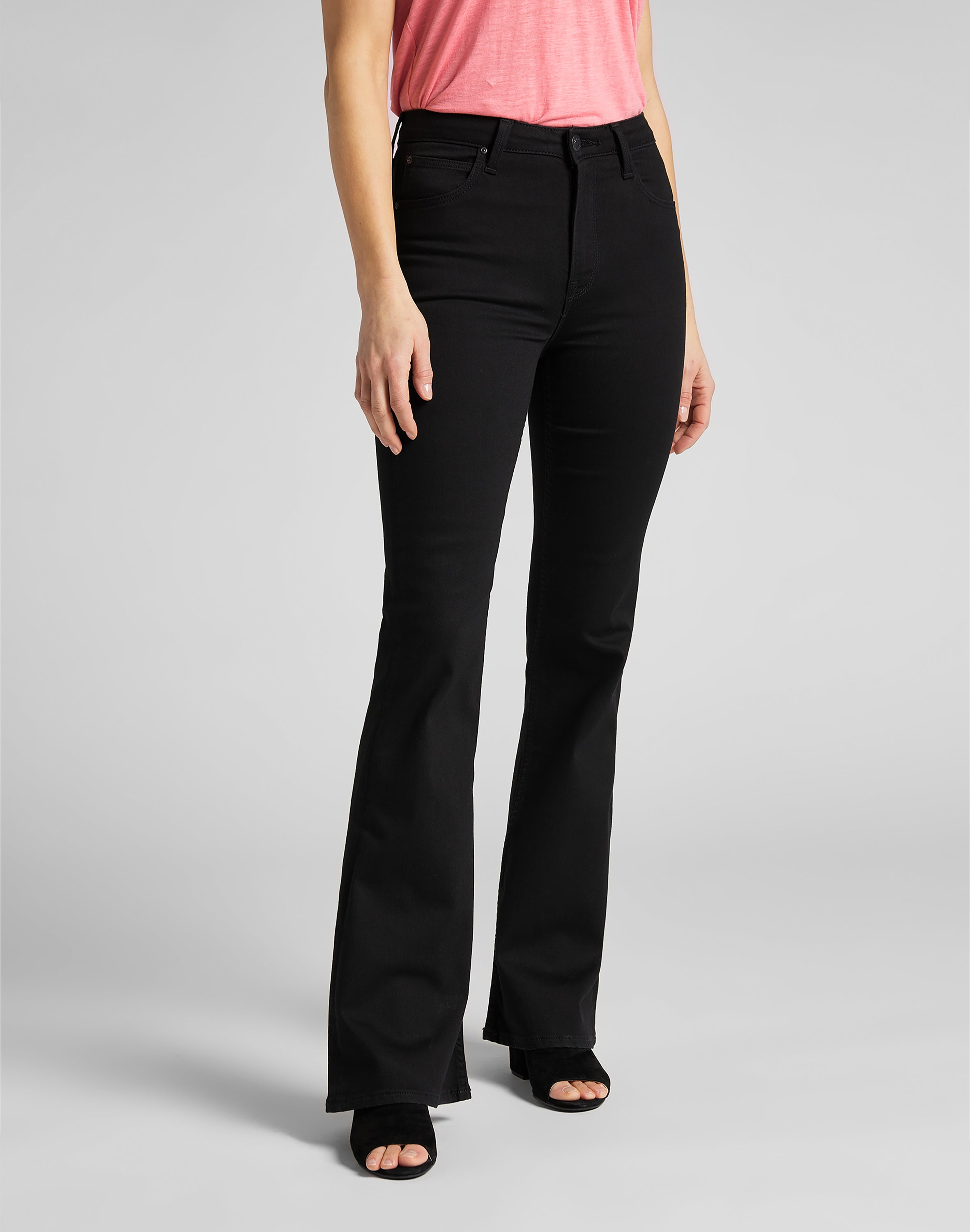 Breese in Black Rinse Jeans Lee