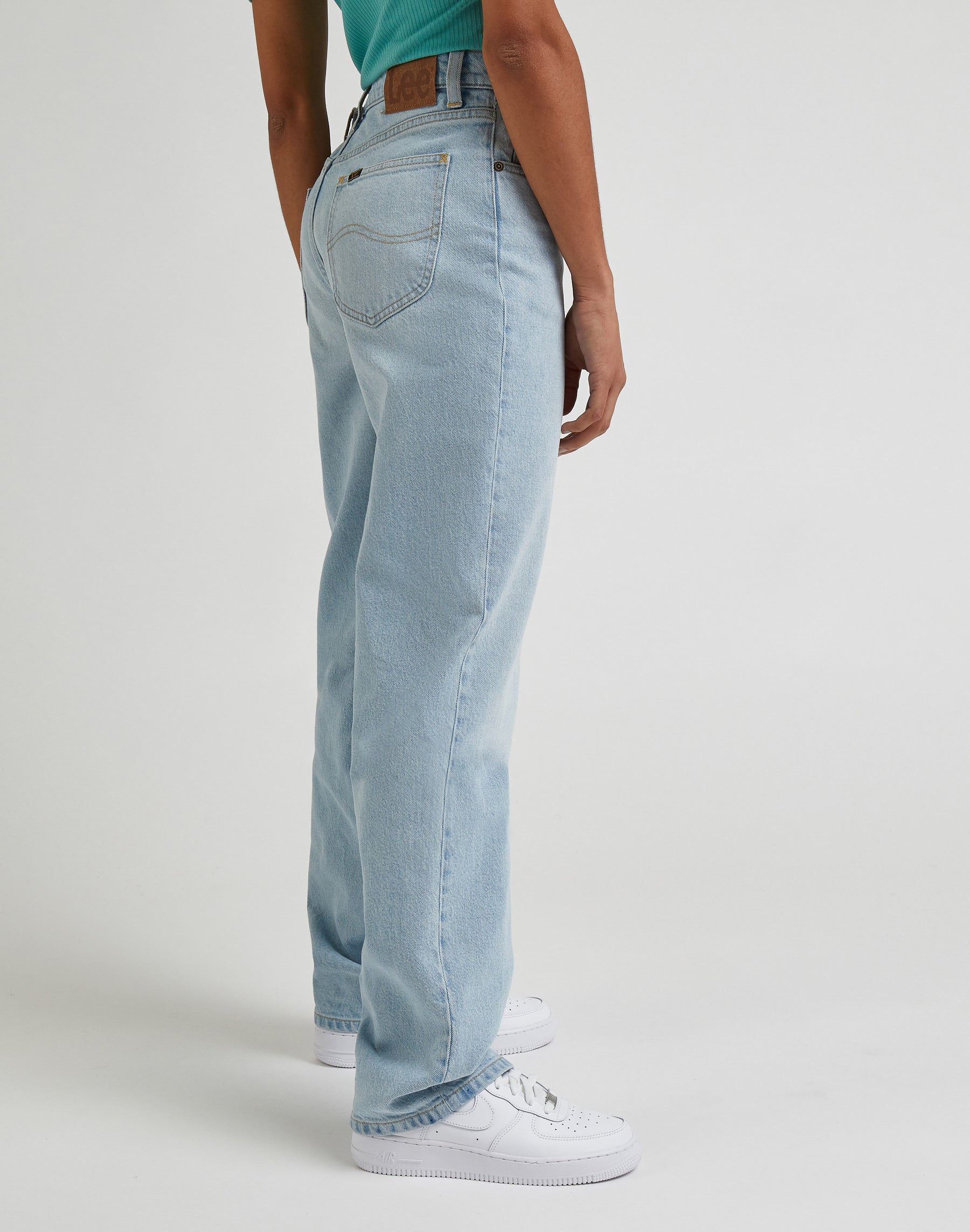 Jane in Soft Diffused Jeans Lee