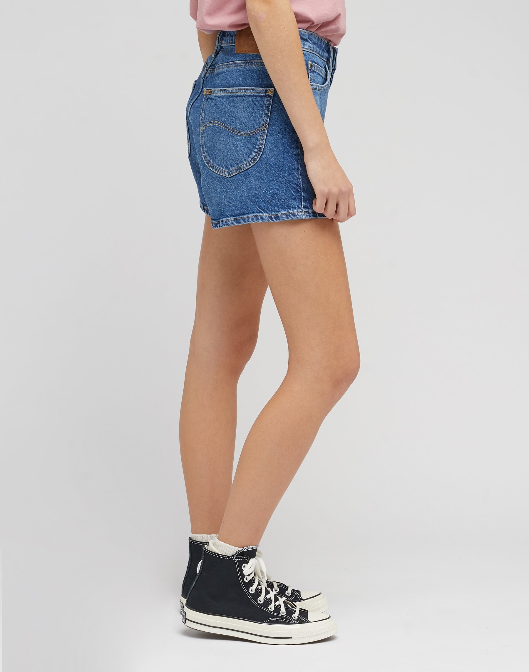 Carol Short in Blue Speed Jeansshorts Lee