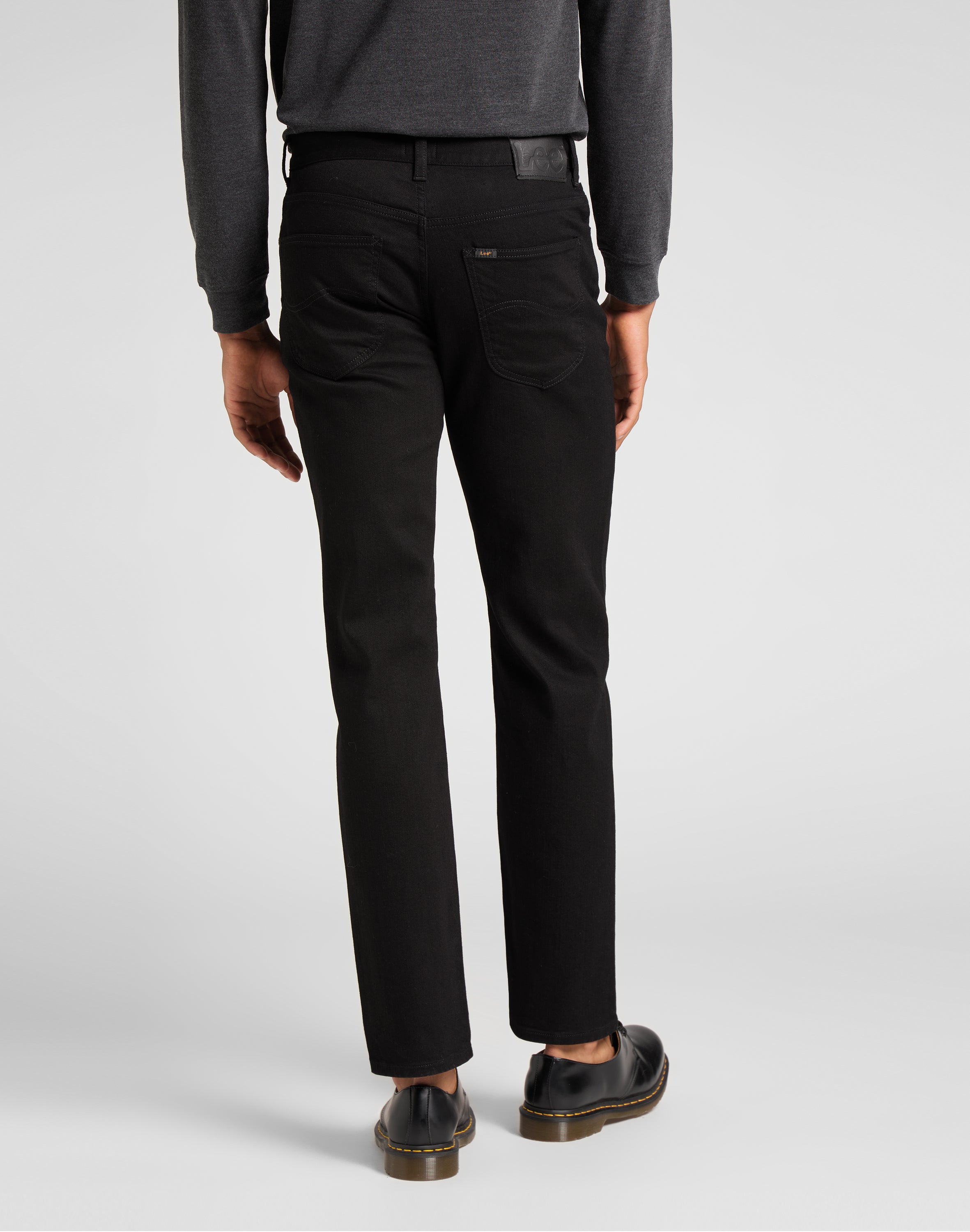 Brooklyn Straight in Clean Black Jeans Lee
