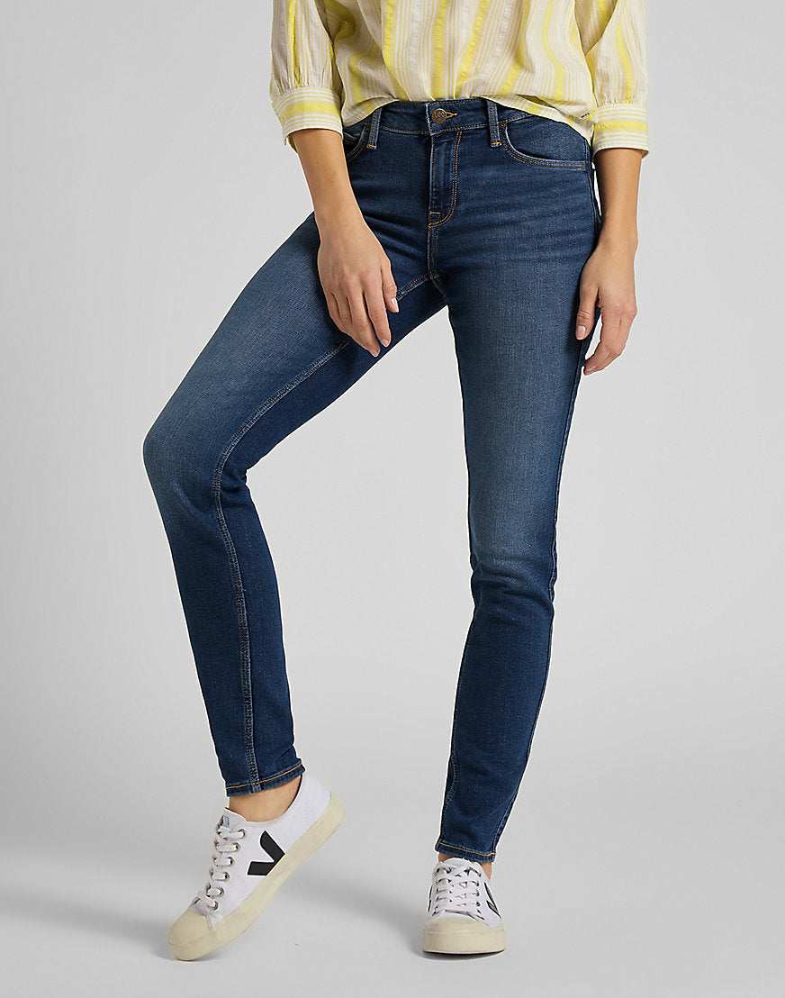 Scarlett in Mid Martha Jeans Lee