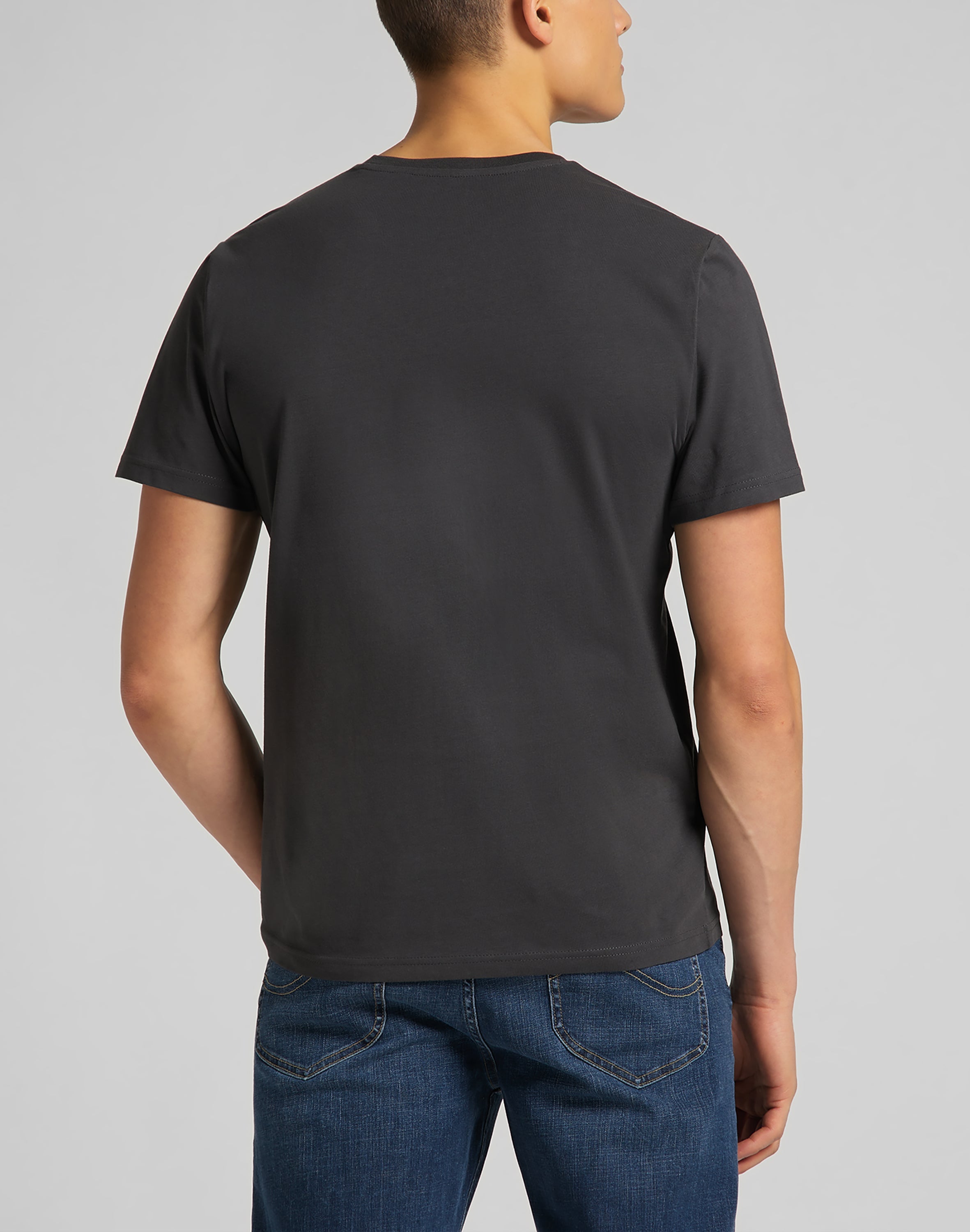 Kurzarm Patch Logo Tee in Washed Black T-Shirts Lee