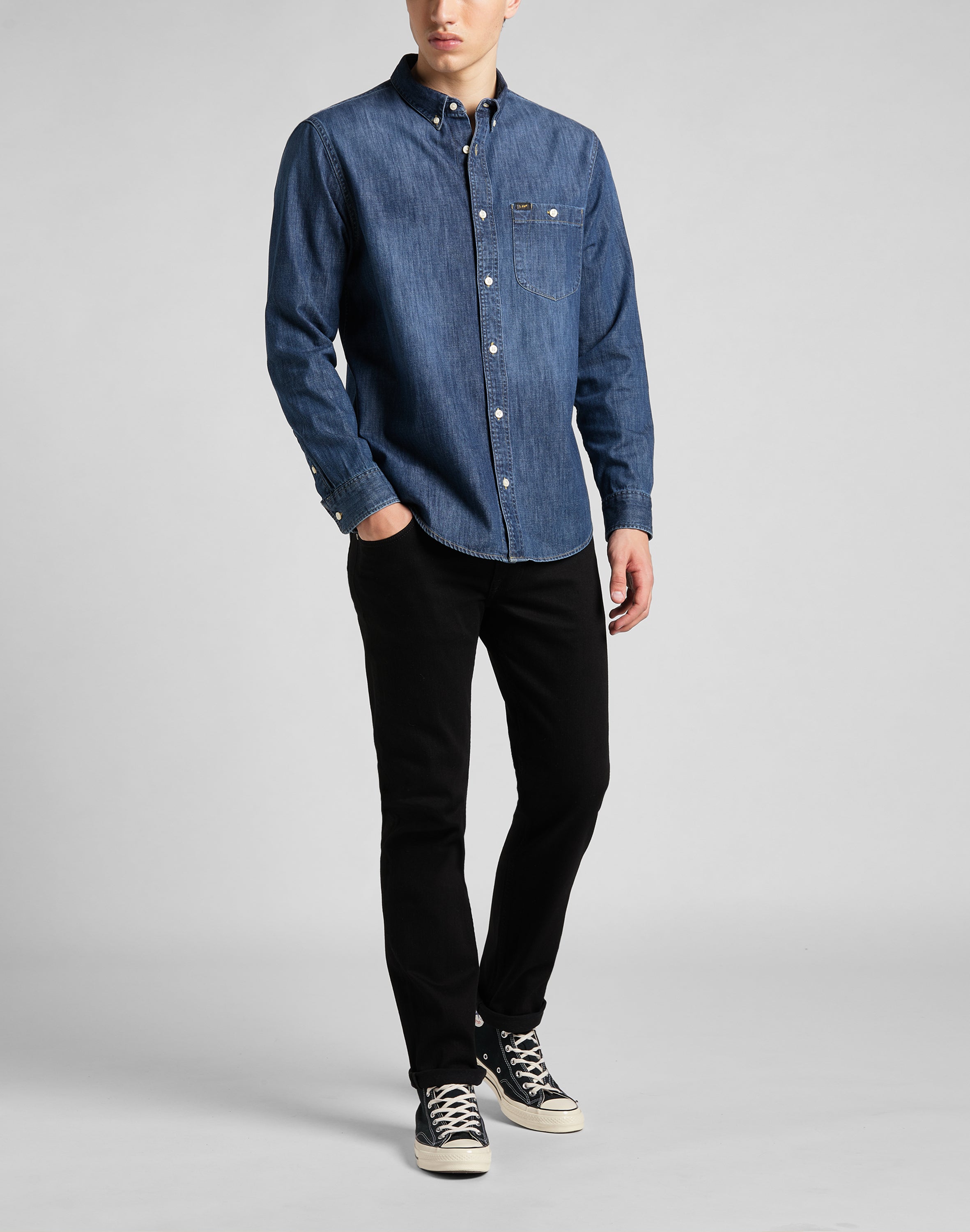 Rider in Clean Black Jeans Lee