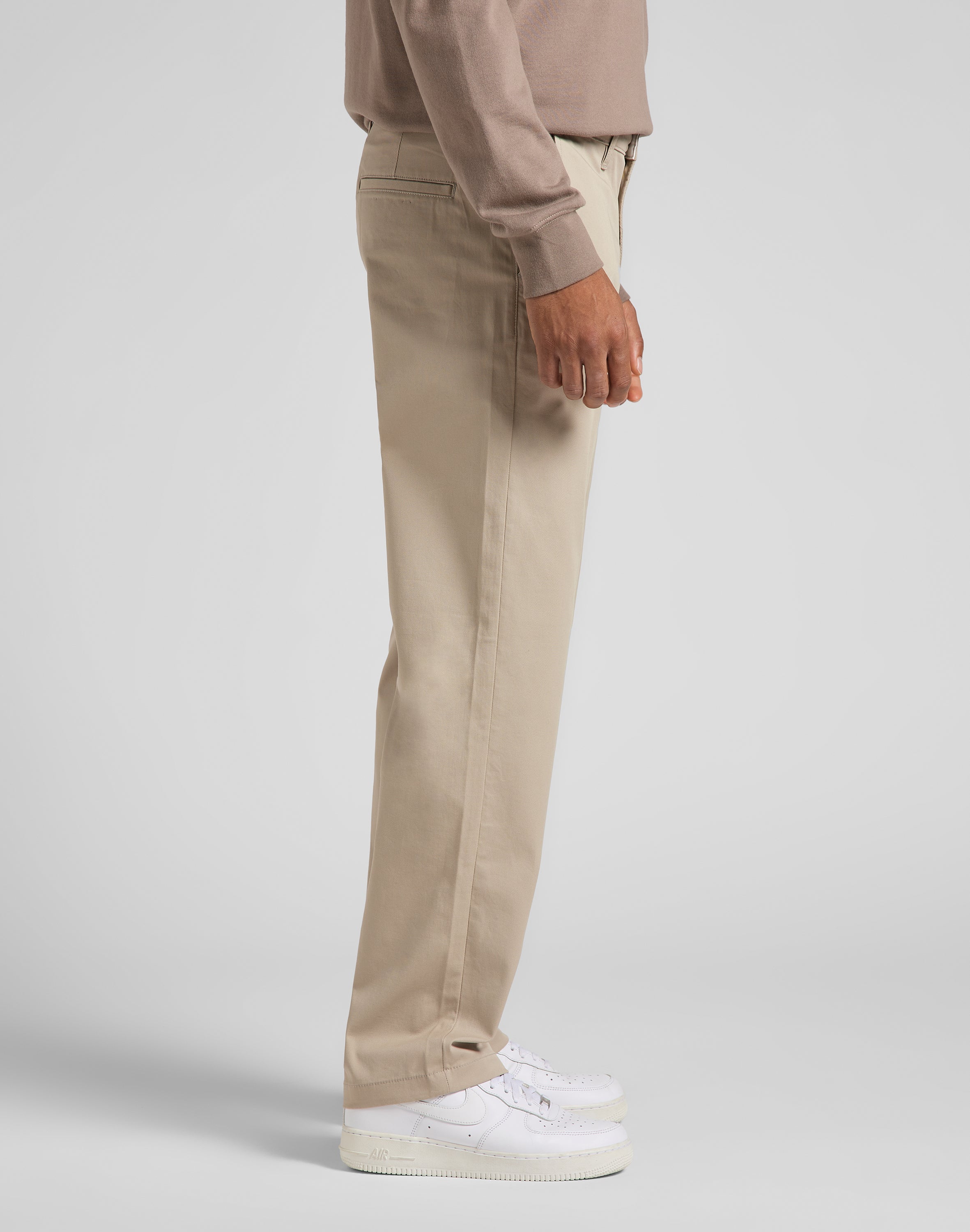 Relaxed Chino in Stone Hosen Lee   