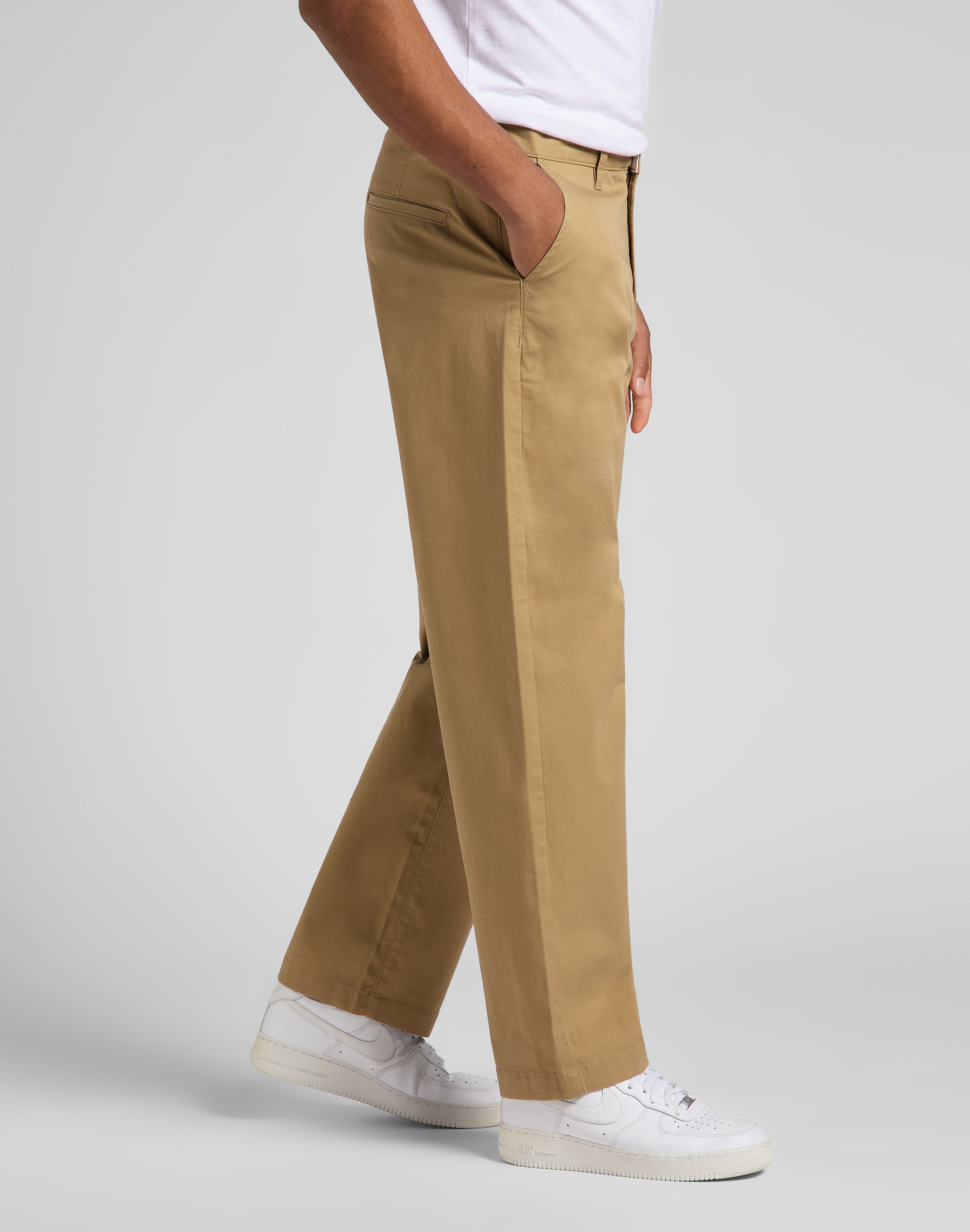 Loose Chino in Clay Hosen Lee   