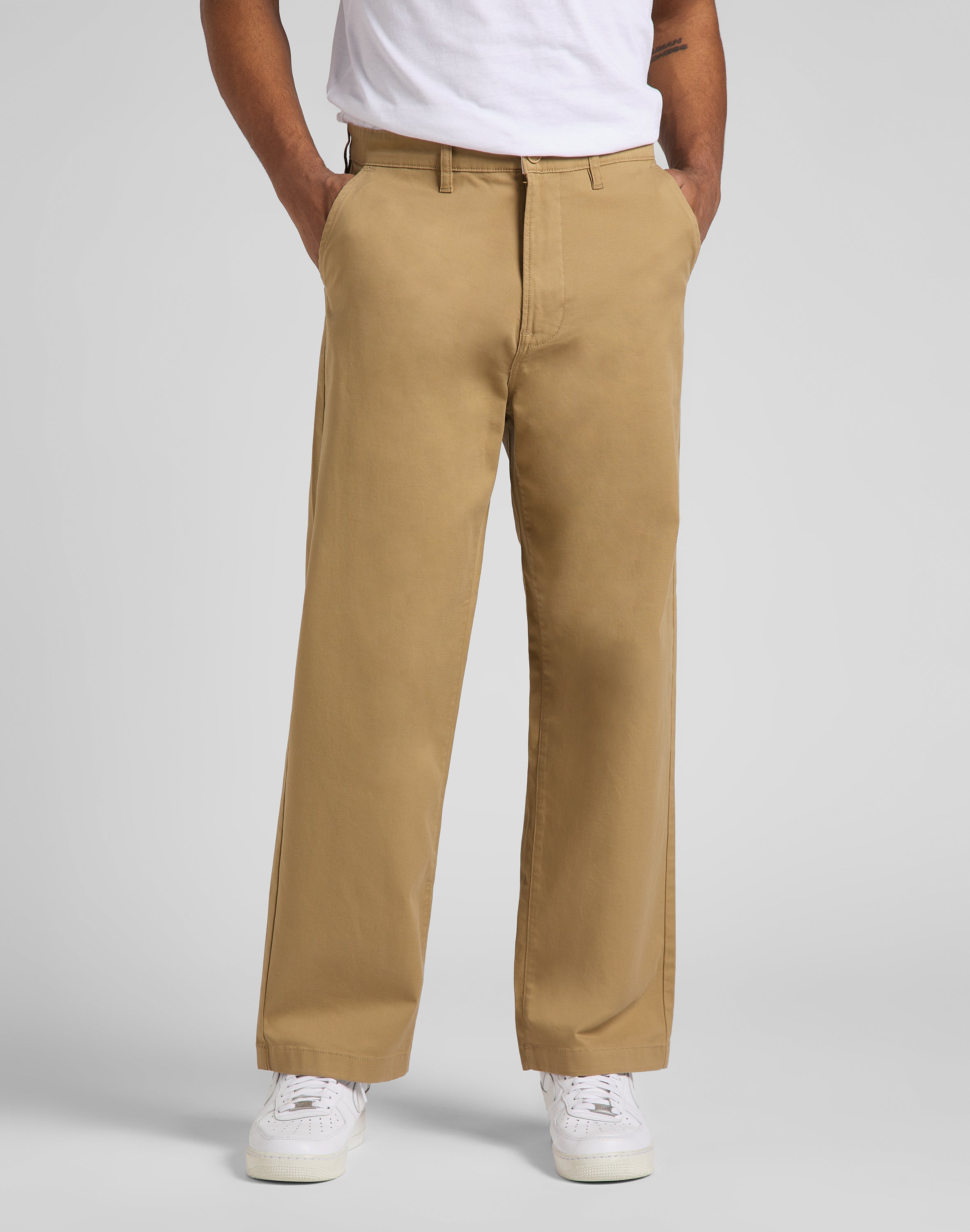 Loose Chino in Clay Hosen Lee   