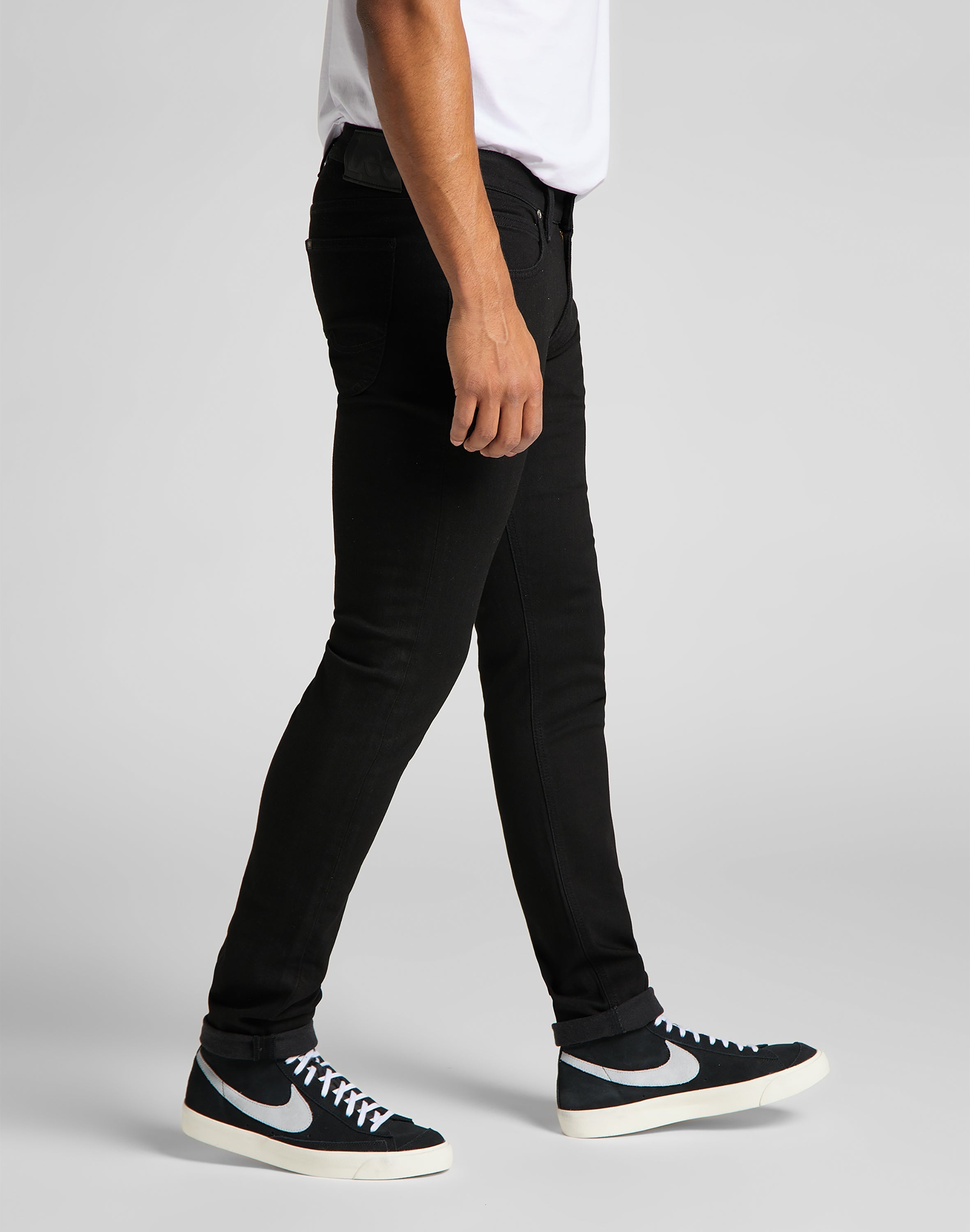 Luke Low Stretch in Clean Black Jeans Lee