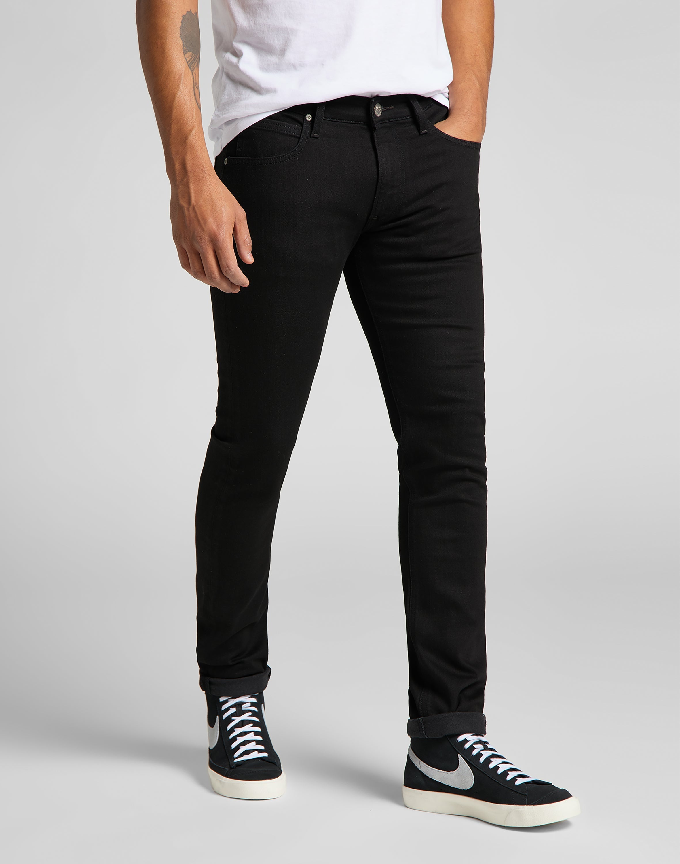 Luke Low Stretch in Clean Black Jeans Lee