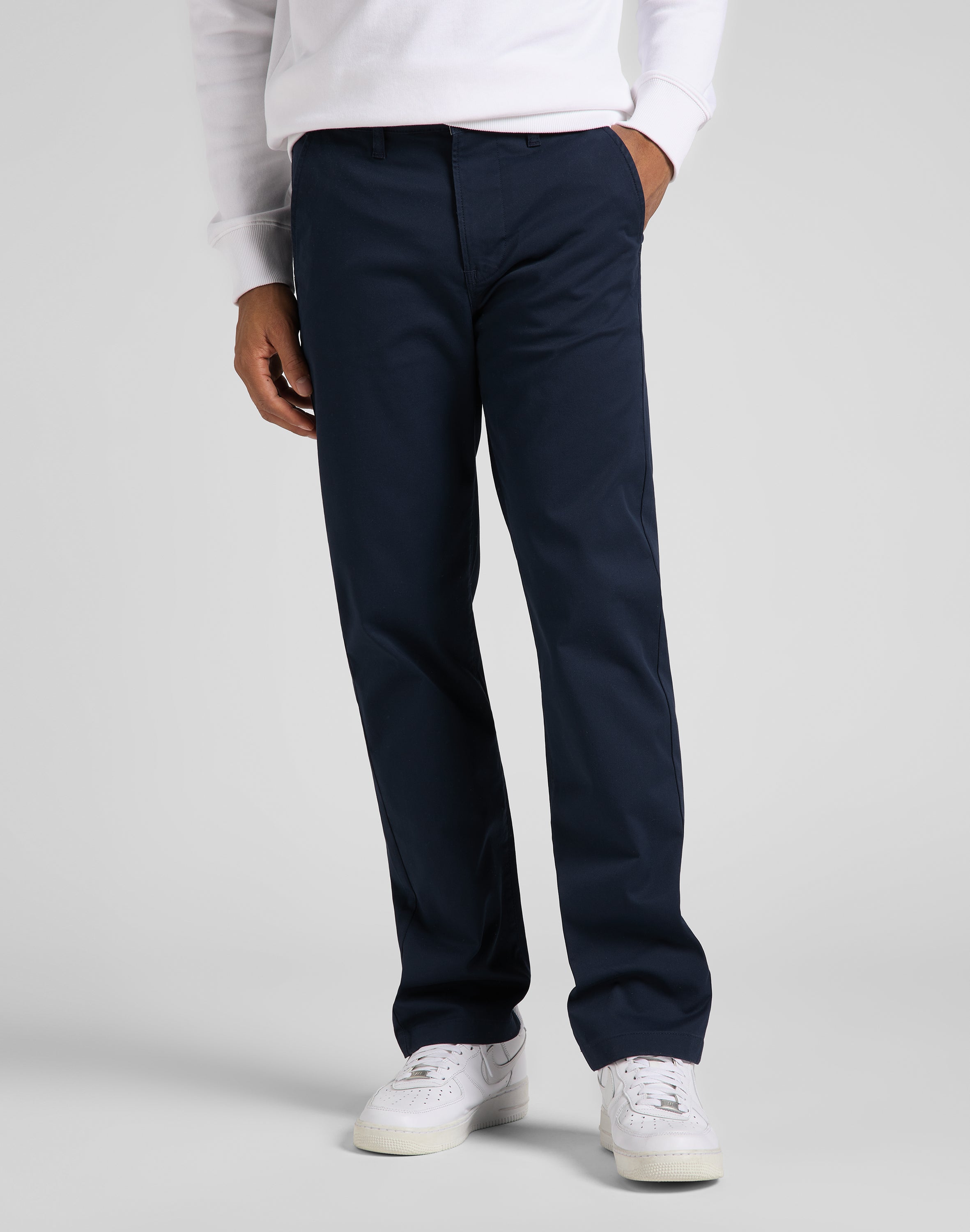 Regular Chino in Deep Navy Hosen Lee
