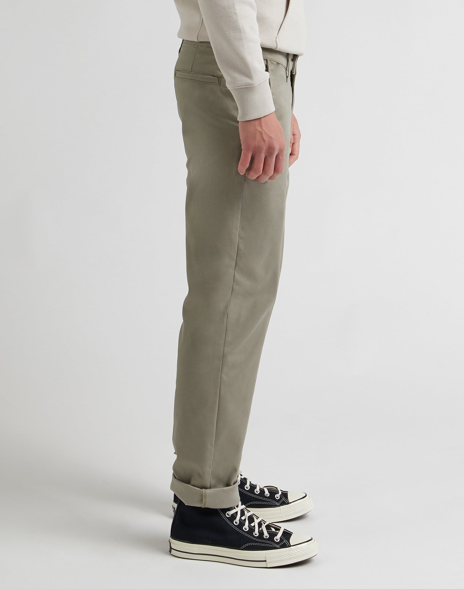 Regular Chino in Mushroom Hosen Lee