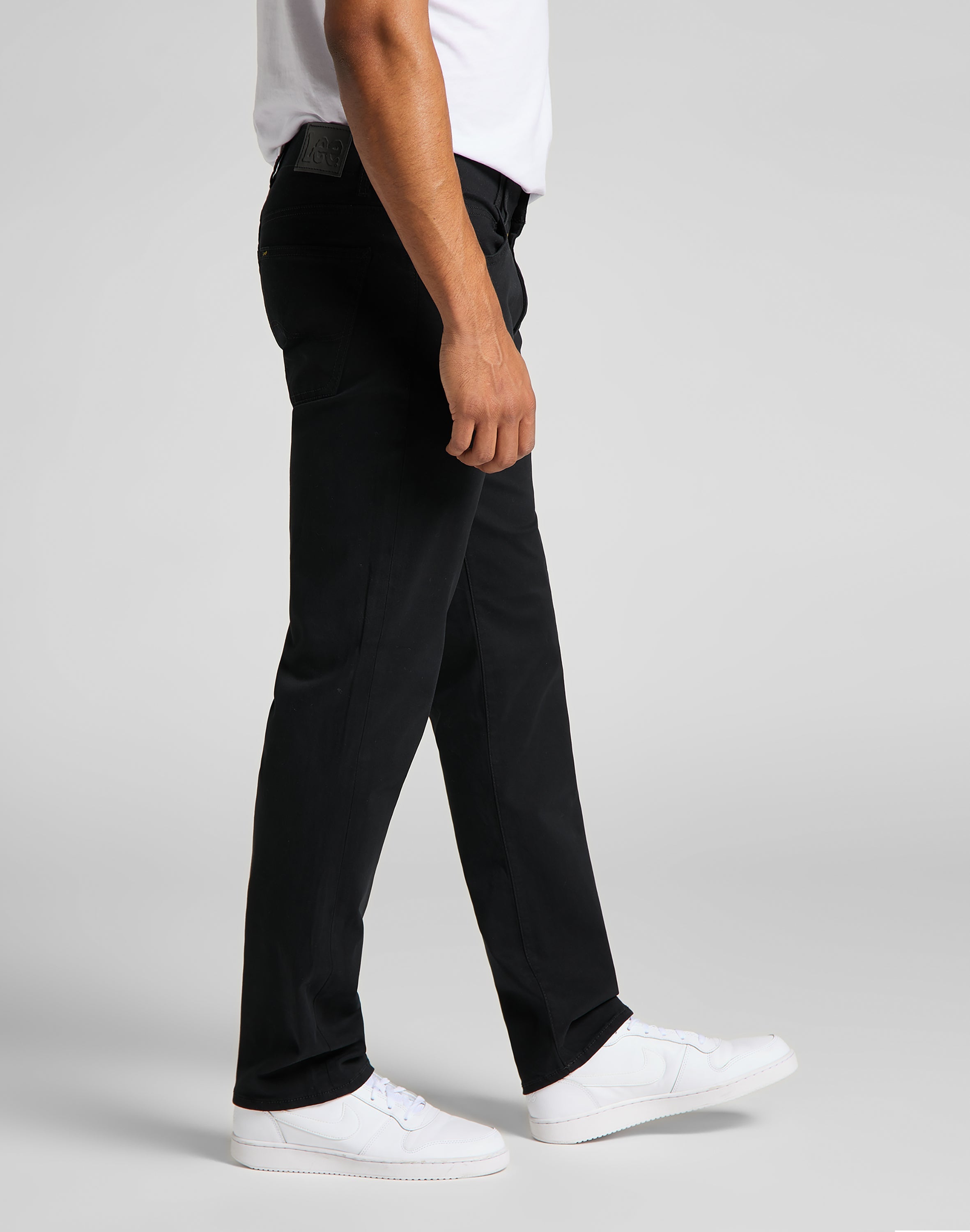 Straight Fit XM in Black Hosen Lee   