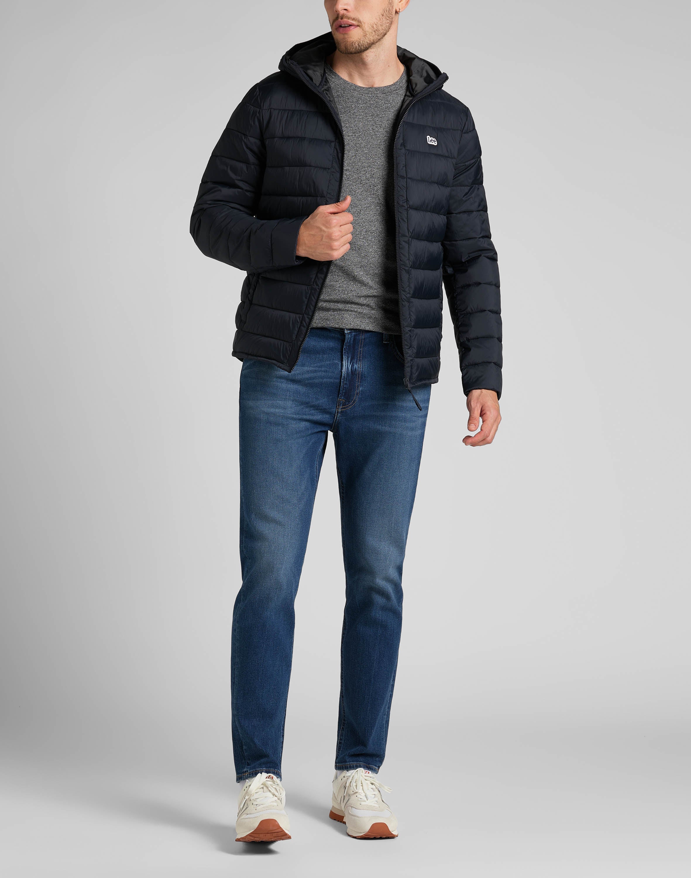 Light Puffer Jacket in Black Jacken Lee