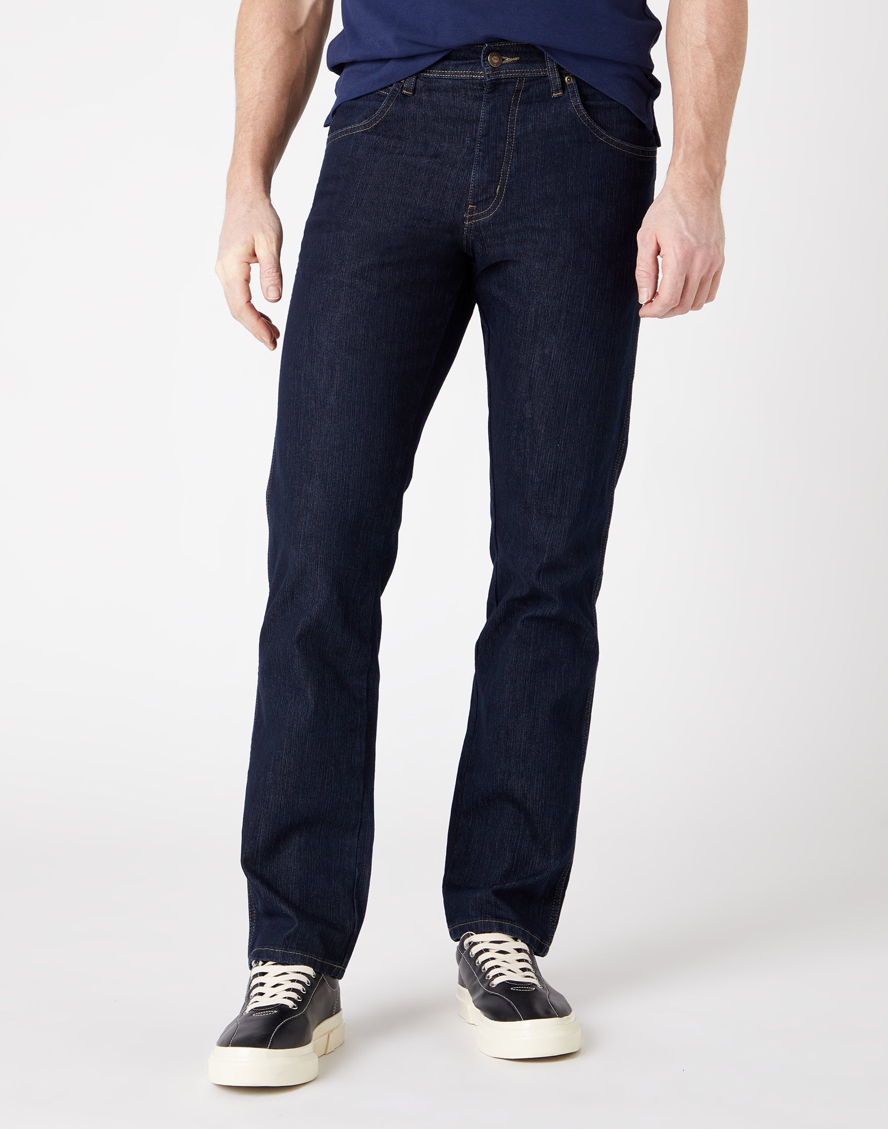 Regular Fit Medium Stretch in Rinsewash Jeans Wrangler   