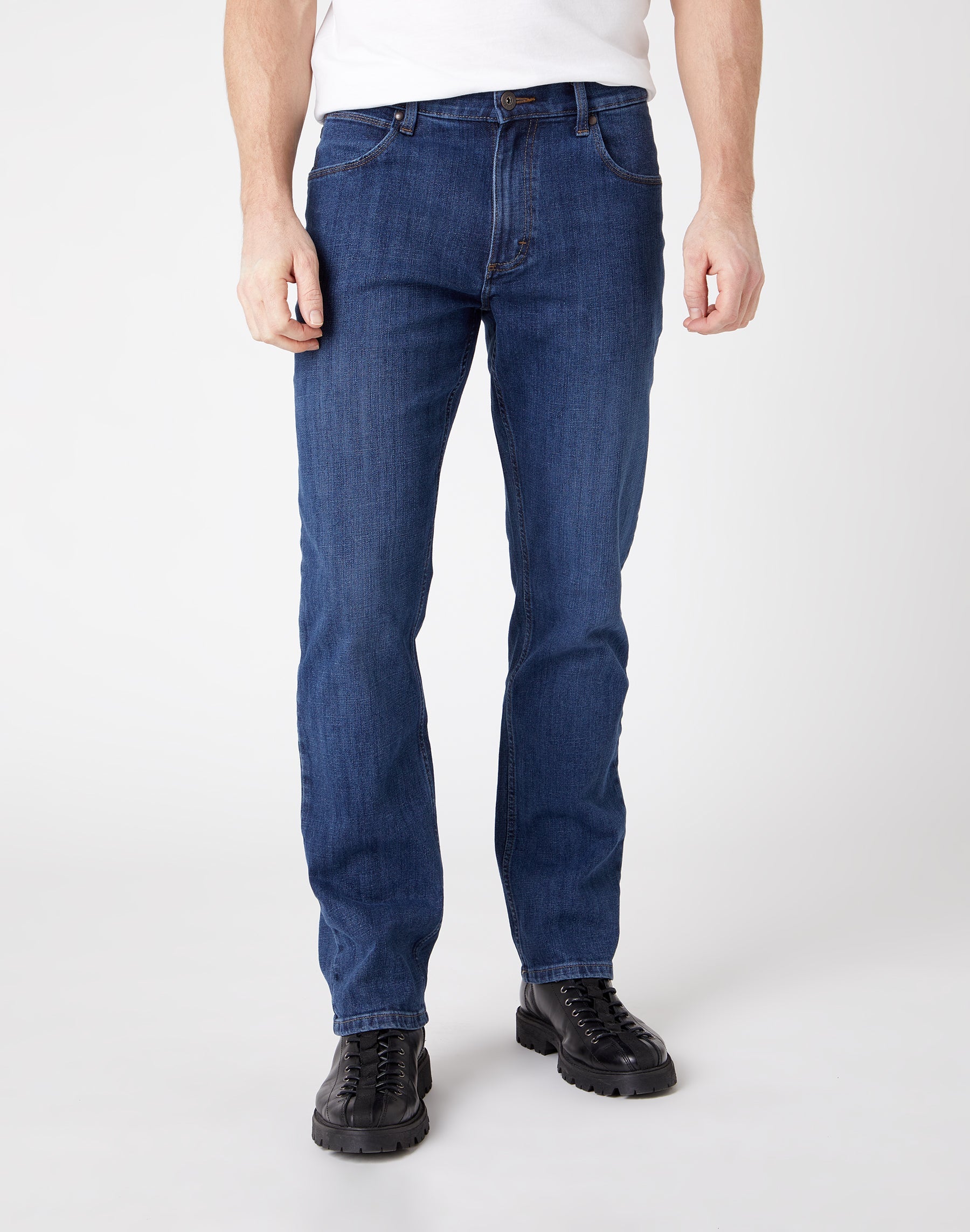 Straight Low Stretch in Dark Stone Jeans Wrangler