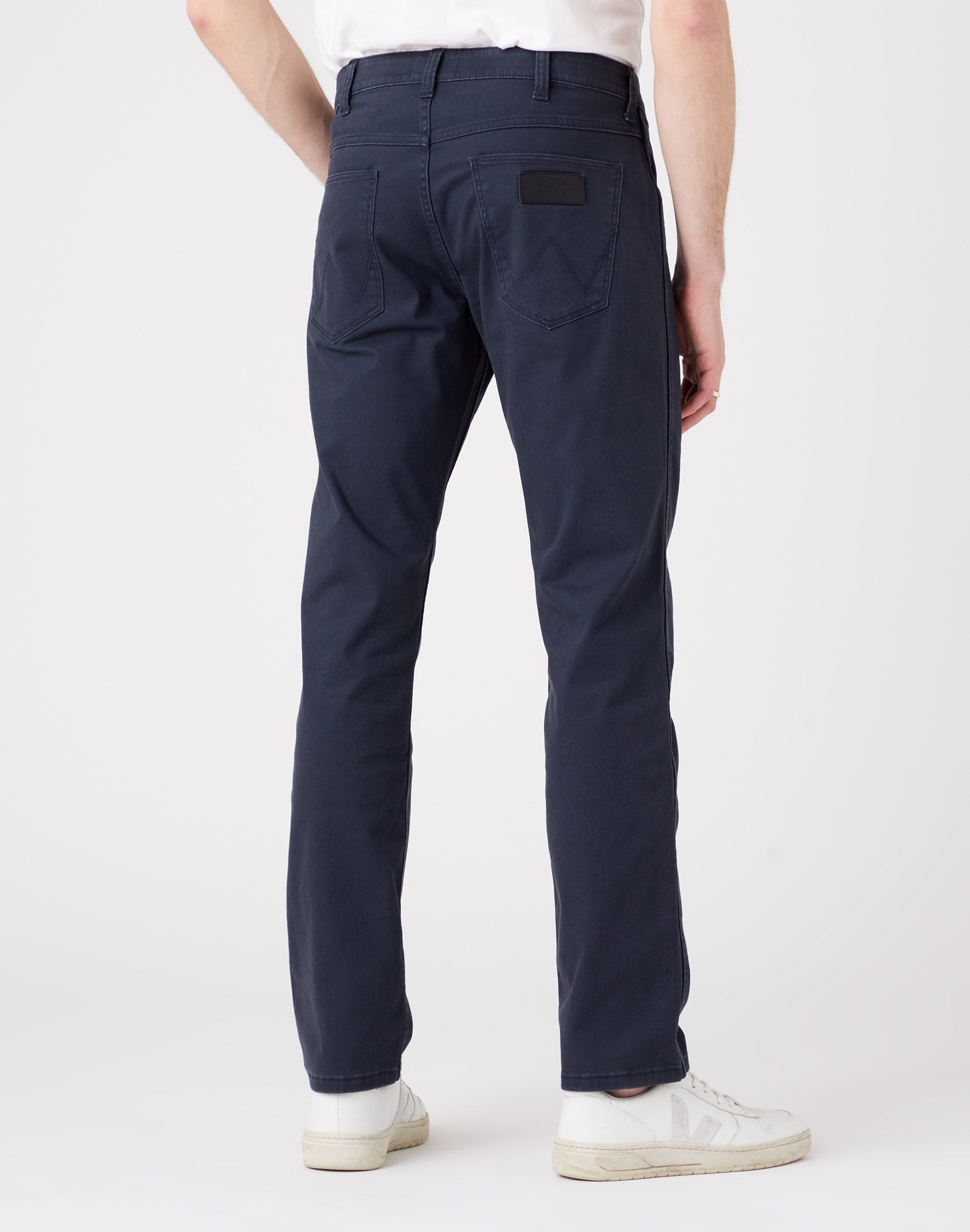 Greensboro Low Stretch in Dark Navy Hosen Wrangler