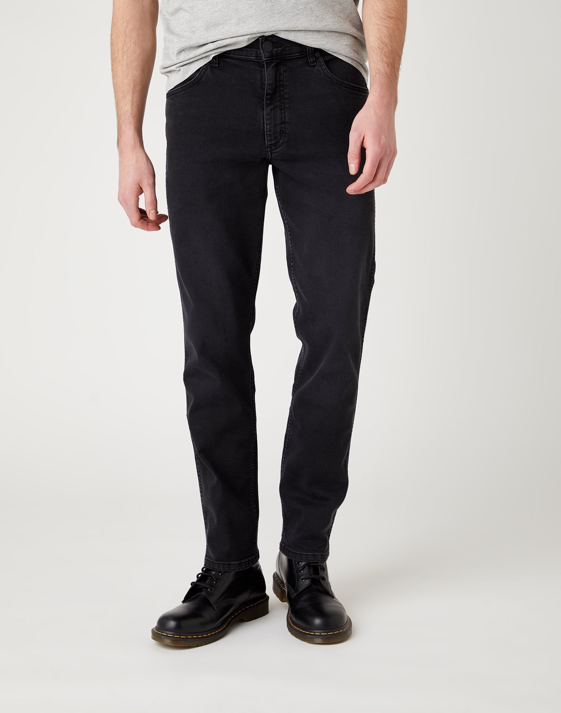 Greensboro High Stretch in Black Crow Jeans Wrangler   