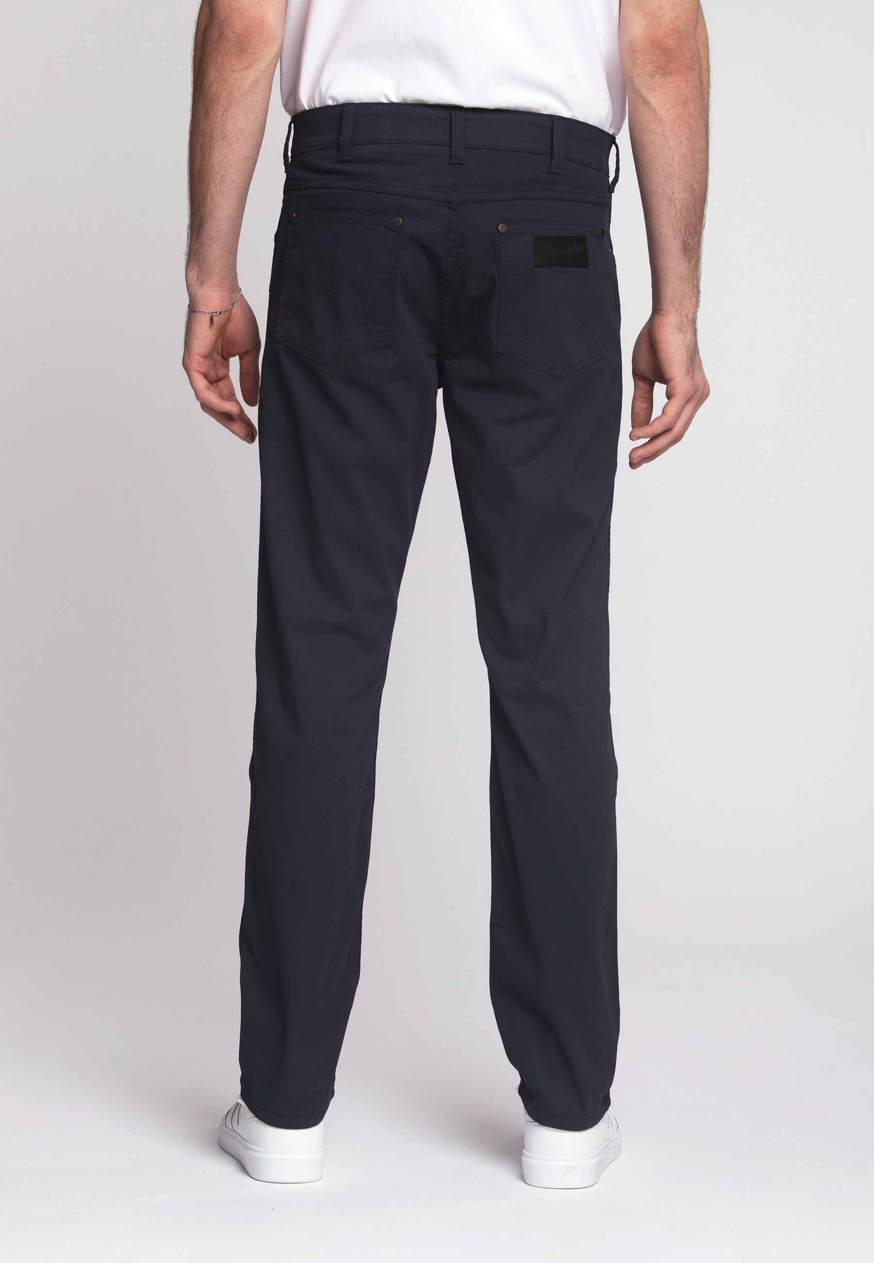 Greensboro Twill in Dark Navy Hosen Wrangler   