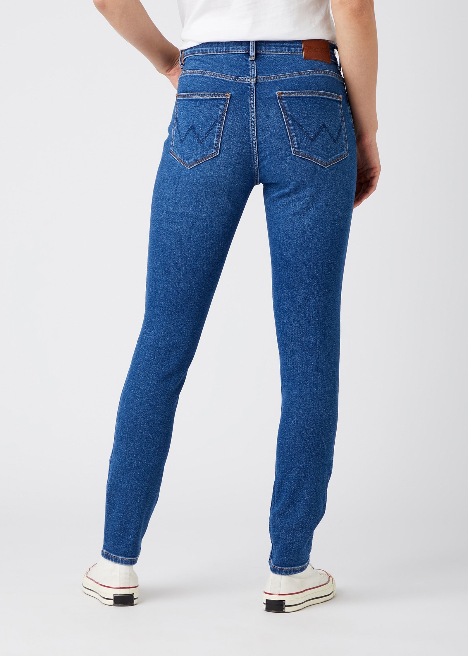 High Rise Skinny Jeans in Camellia Jeans Wrangler