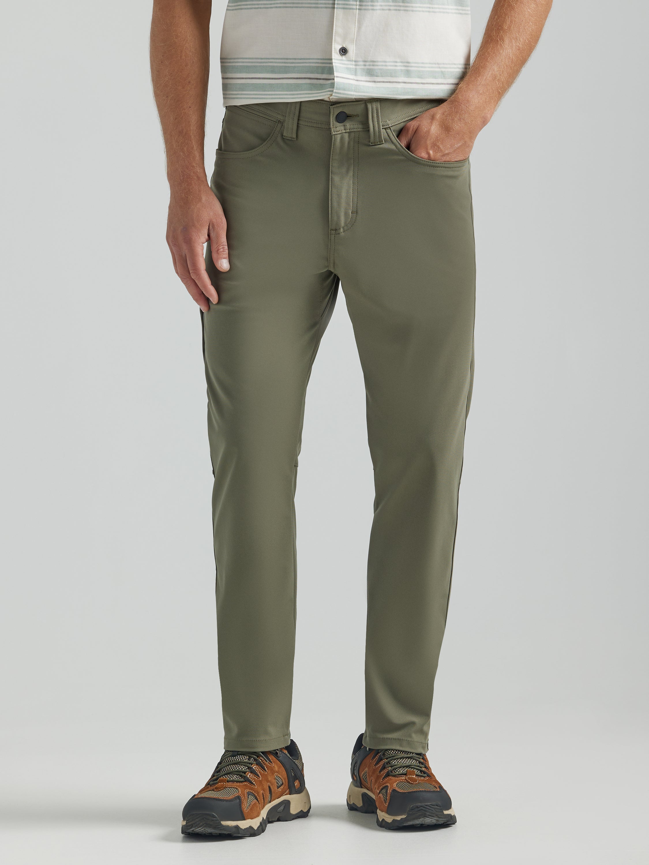 All Terrain Gear FWDS 5 Pocket Pants in Dusty Olive Hosen Wrangler