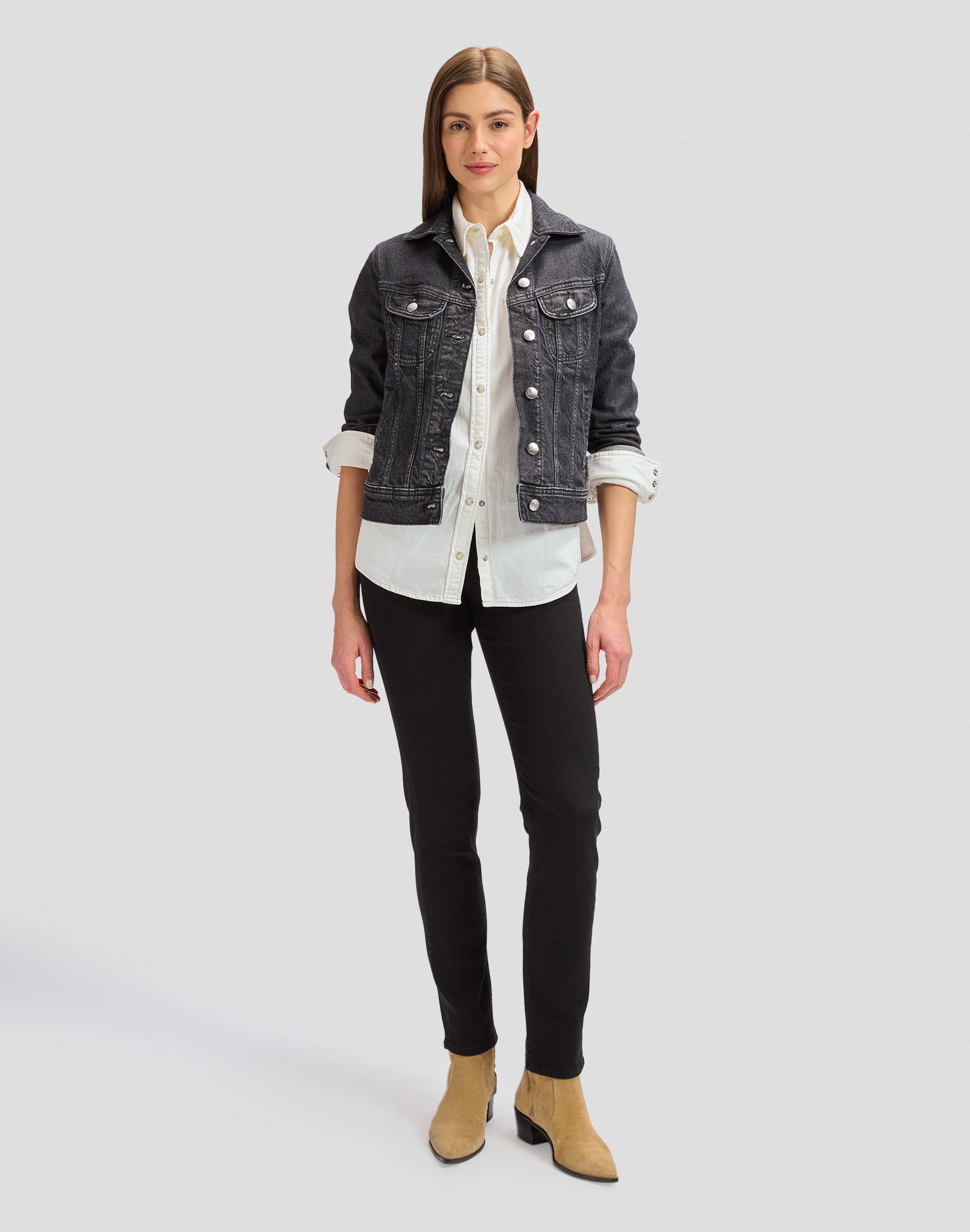 Elly in Black Rinse Jeans Lee