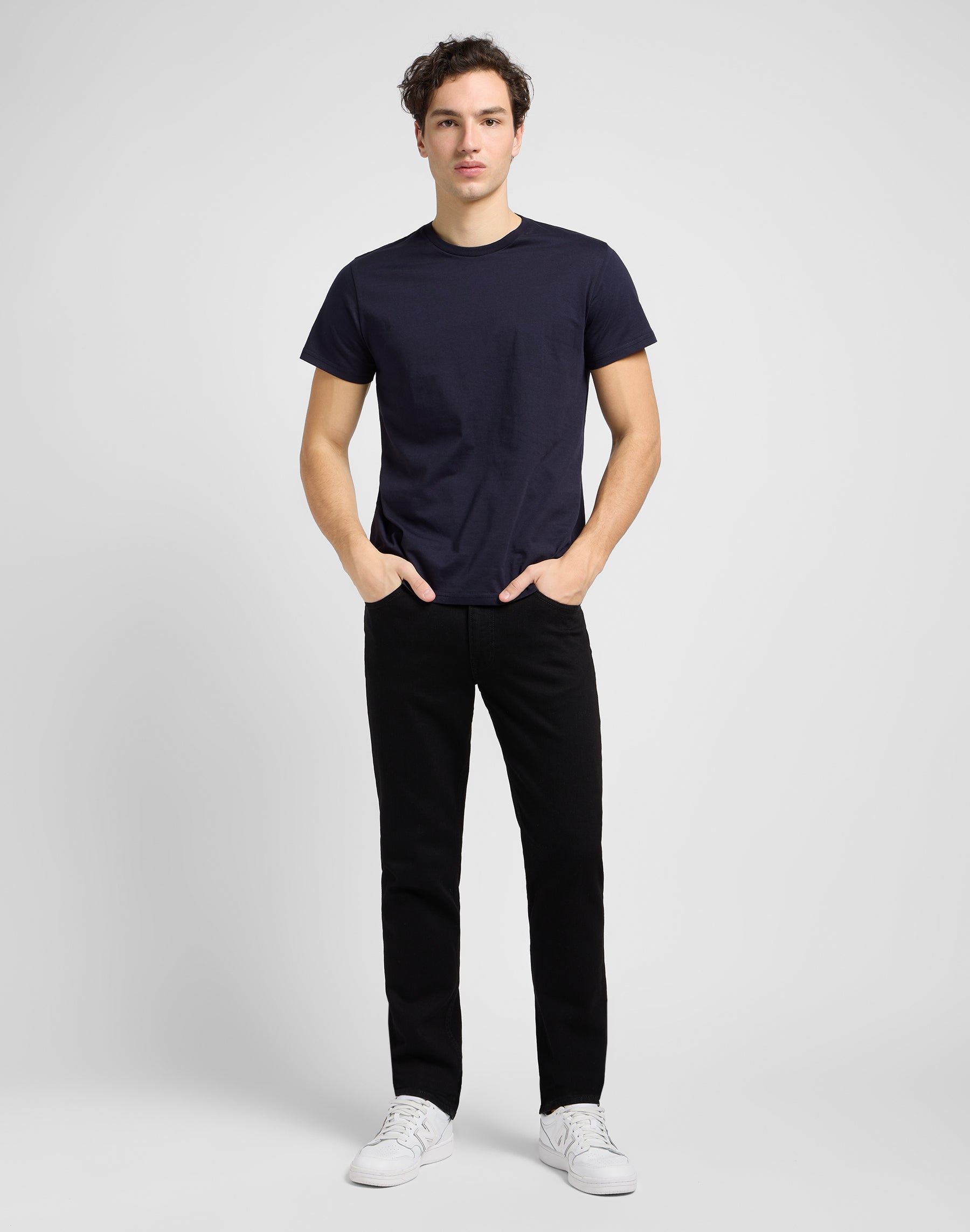 Brooklyn Straight in Clean Black Jeans Lee