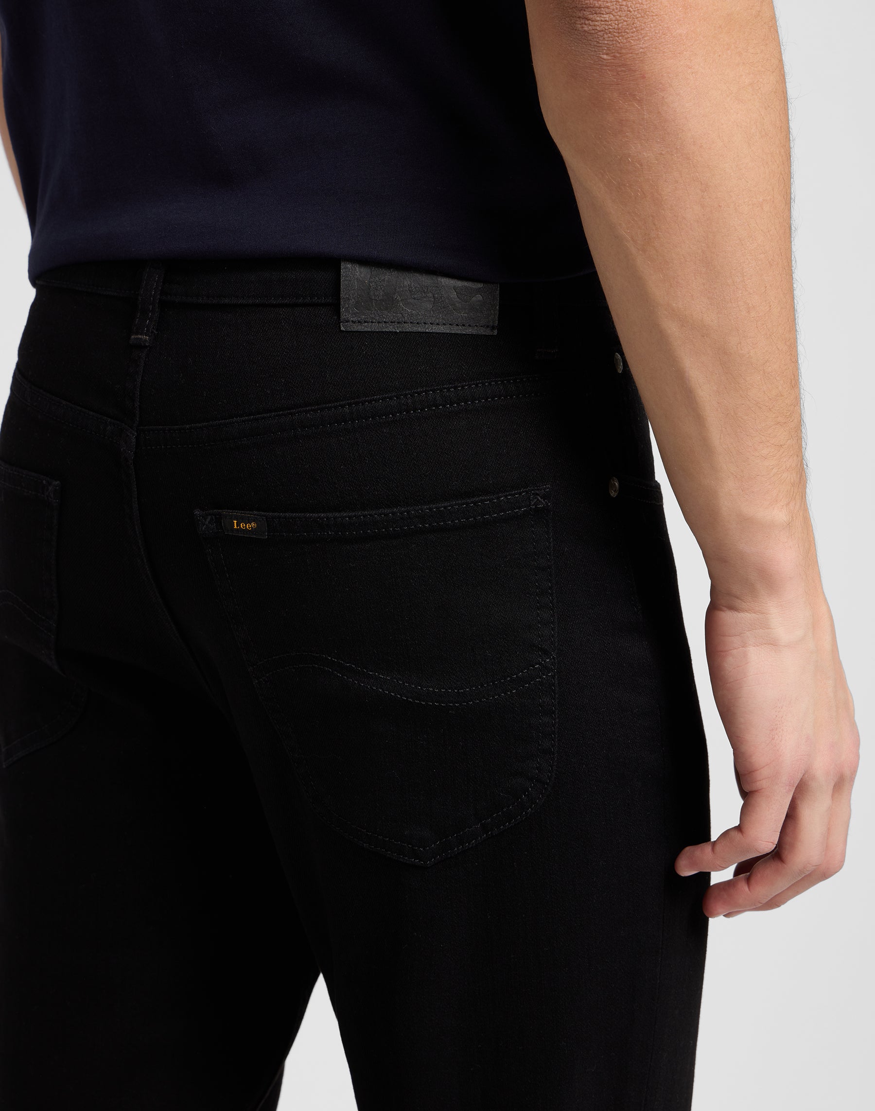 Brooklyn Straight in Clean Black Jeans Lee
