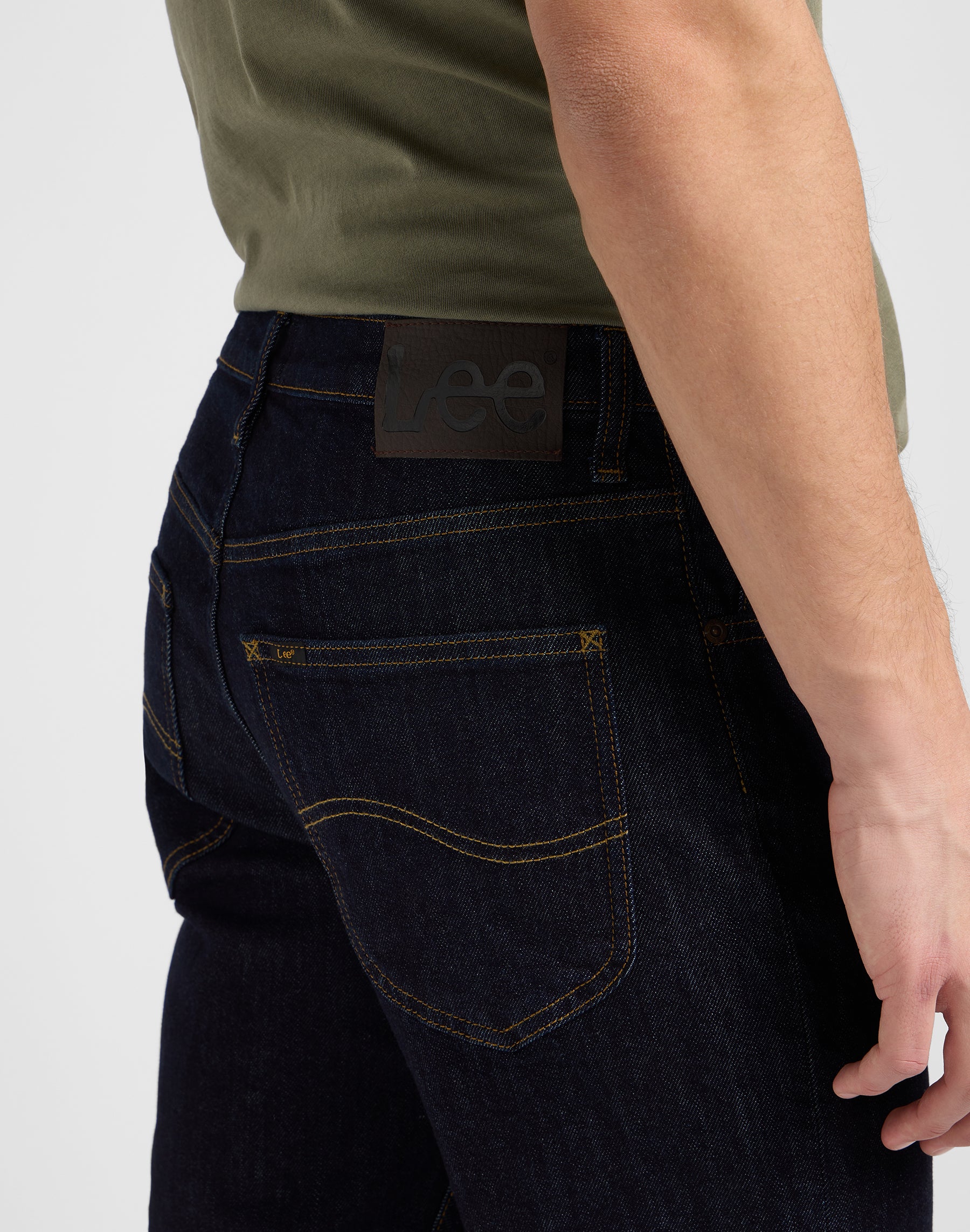 Brooklyn Straight in Rinse Jeans Lee