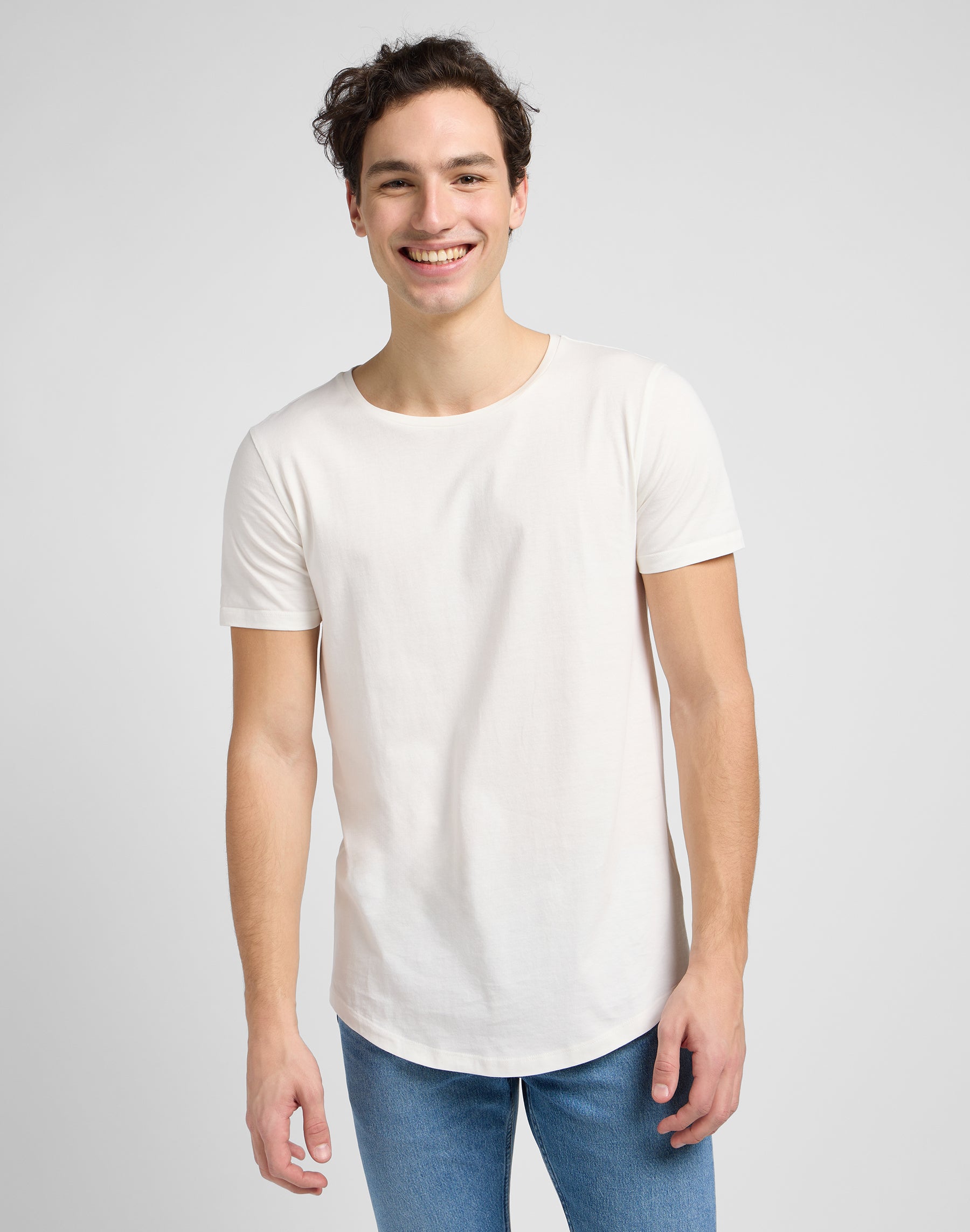 Shaped Tee in Cloud Dancer T-Shirts Lee
