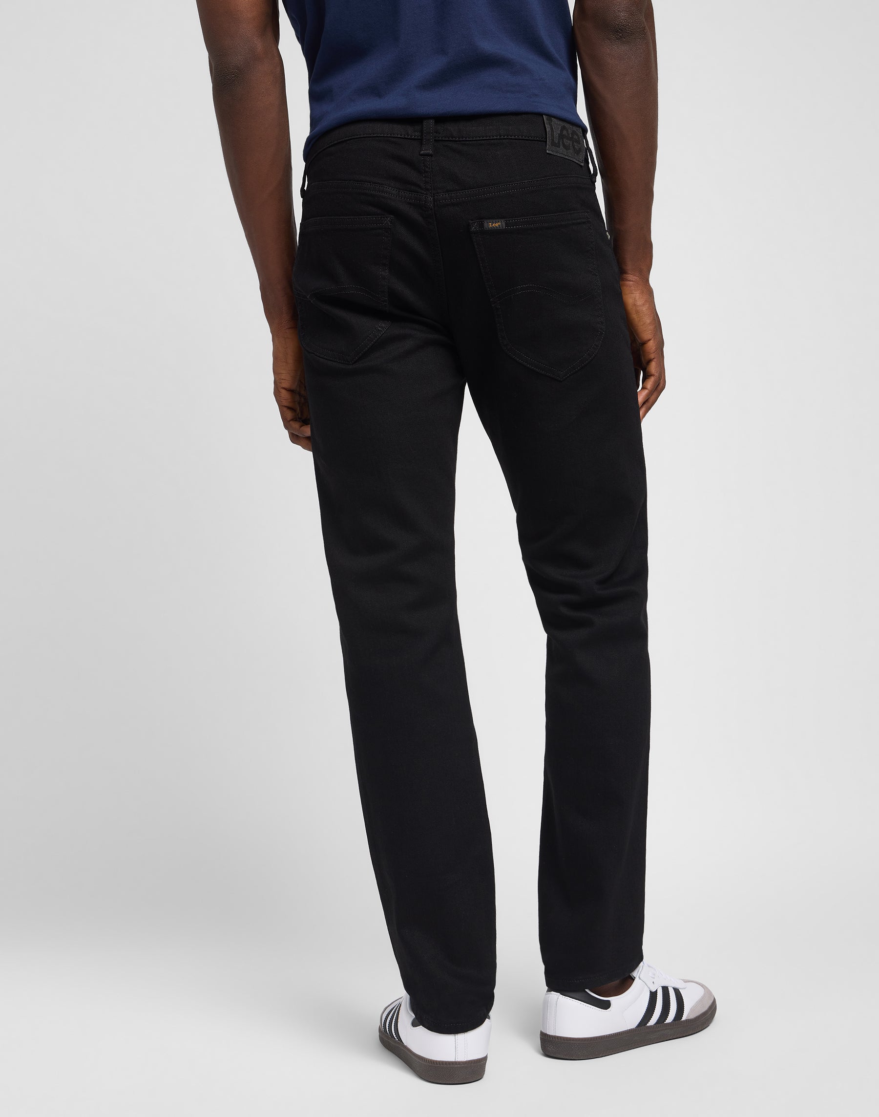 Daren Zip Fly in Clean Black Jeans Lee