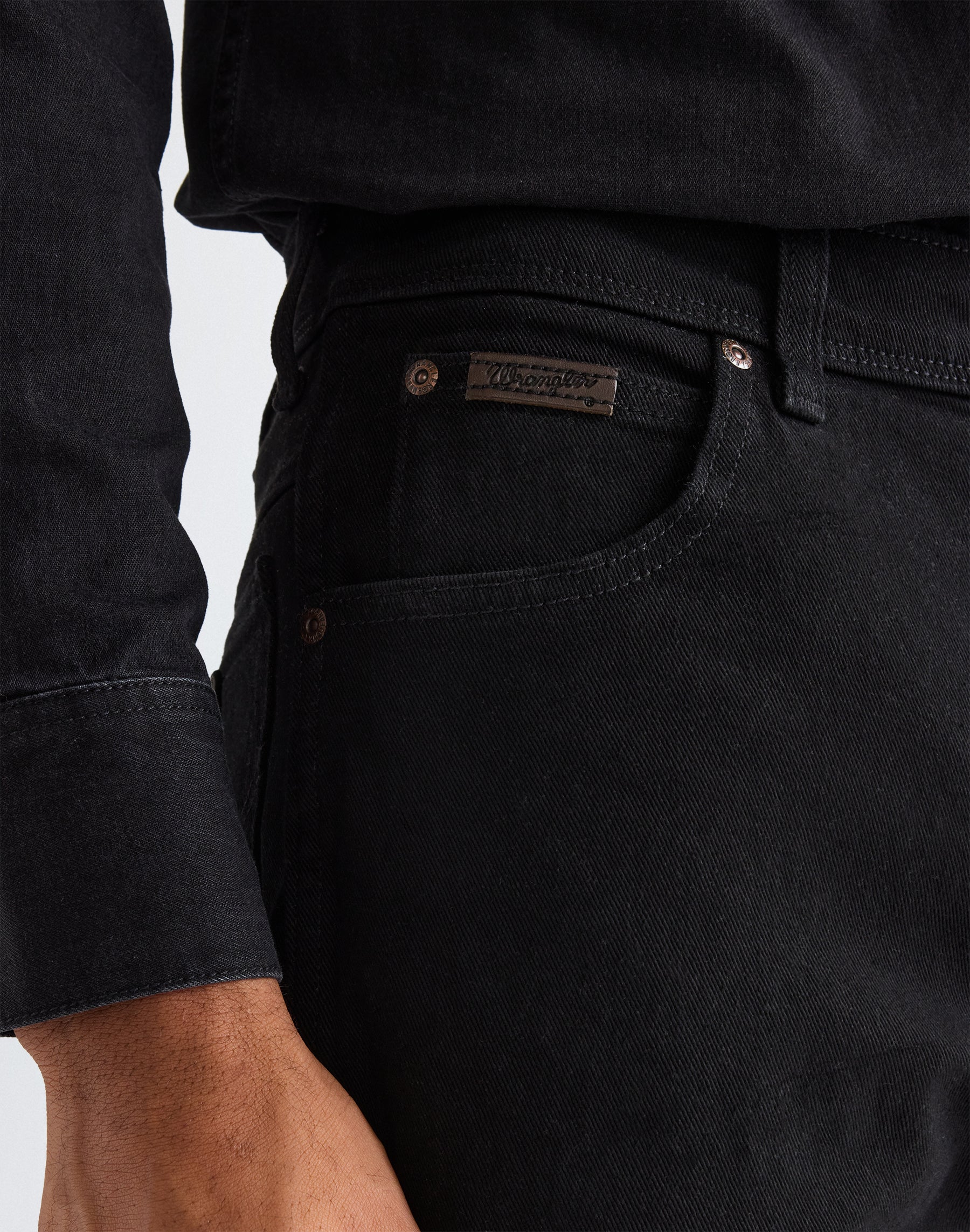 Texas Low Stretch in Black Overdye Jeans Wrangler