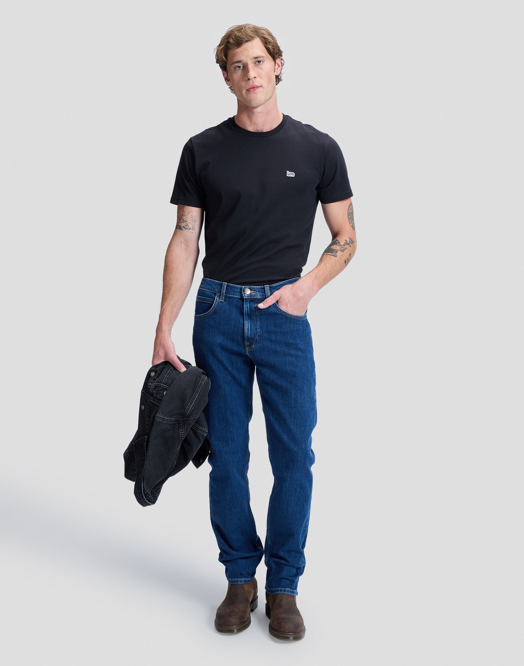 Brooklyn Straight in Dark Stonewash Jeans Lee
