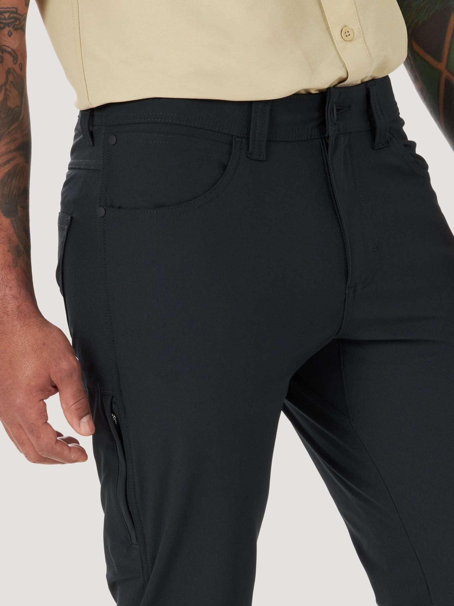 FWDS 5 Pocket Pant in Black Hosen Wrangler   