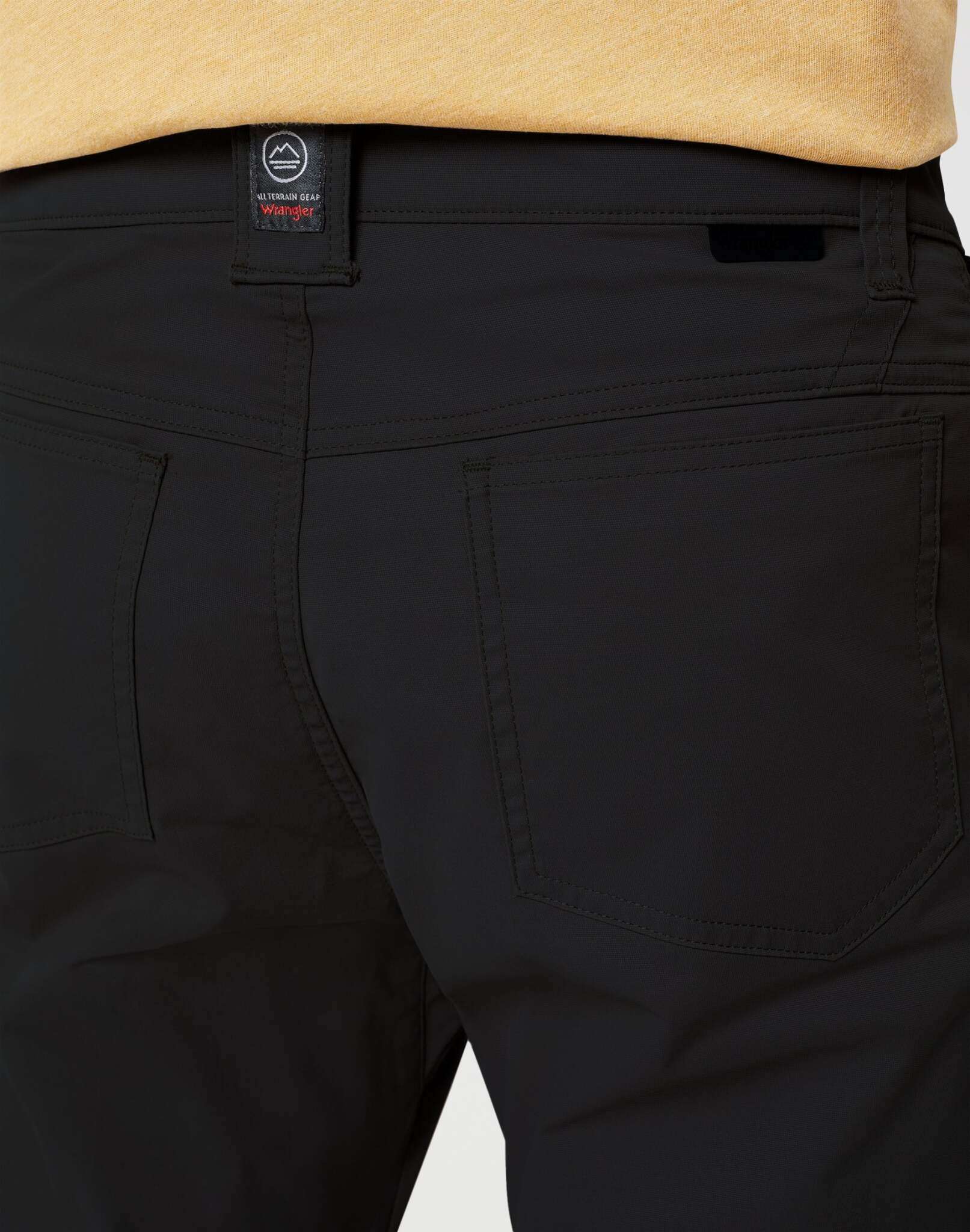 All Terrain Gear Sustainable Utility Pant in Black Hosen Wrangler   