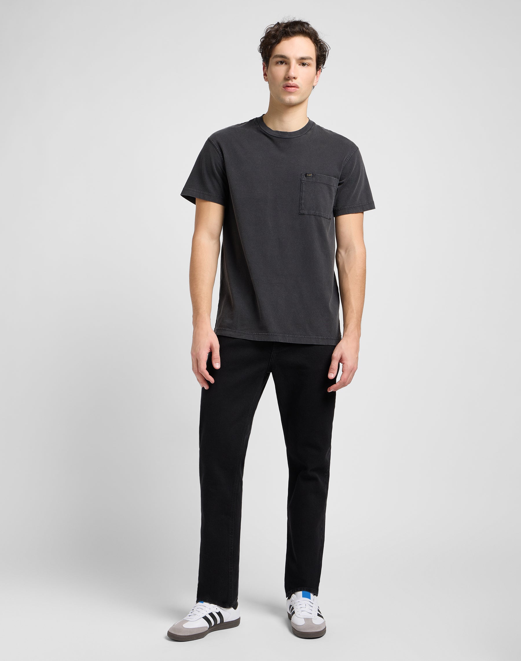 Relaxed Pocket Tee in Washed Black T-Shirts Lee   