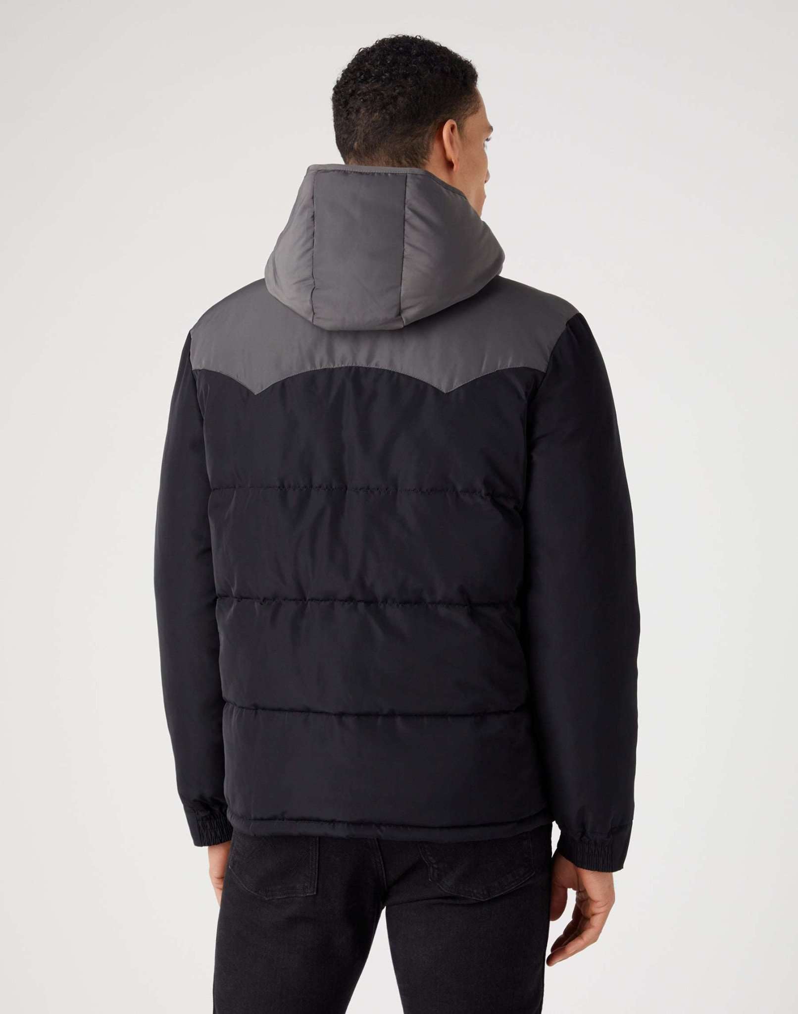 Puffer Jacket in Black Jacken Wrangler   