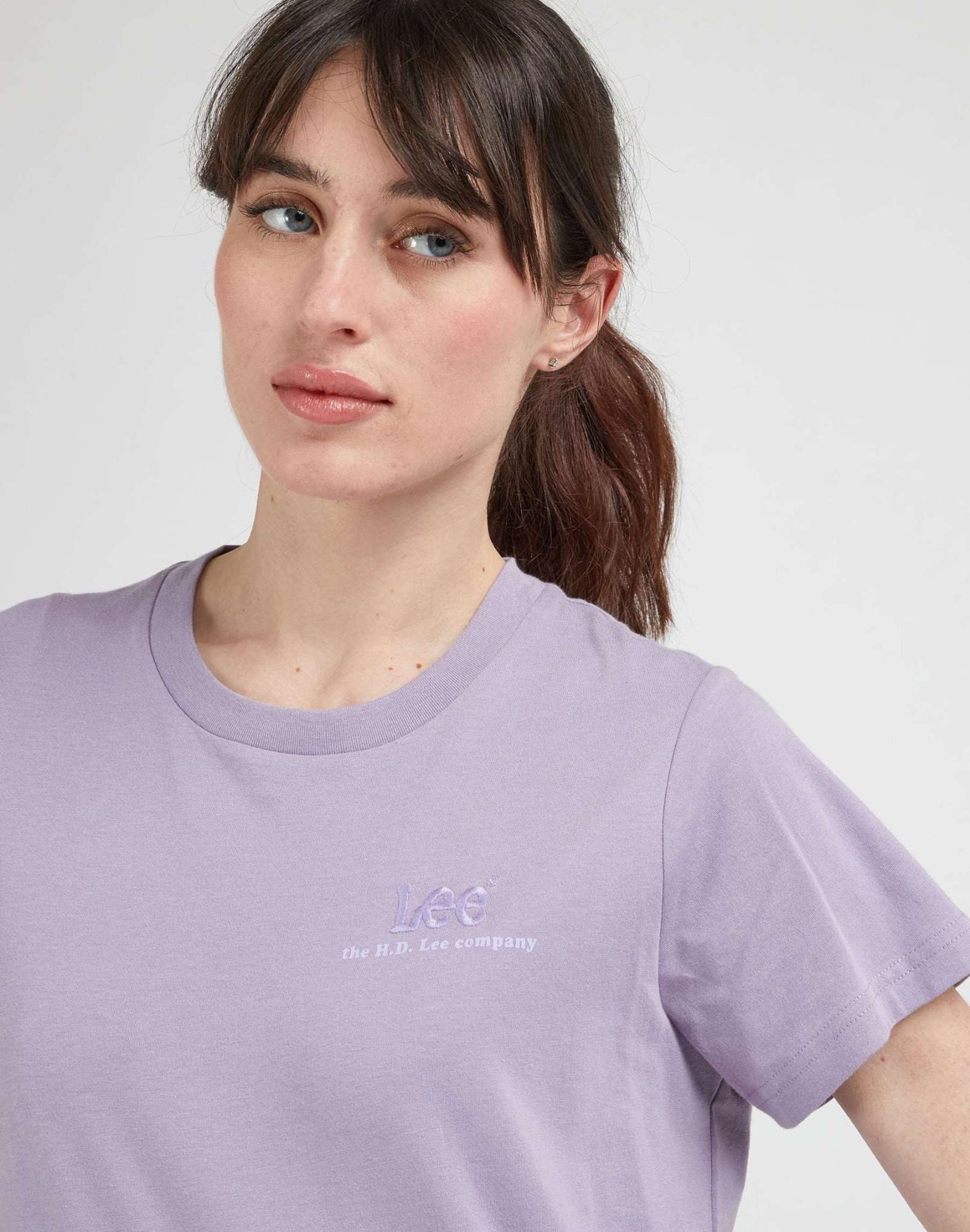 Small Logo Tee in Jazzy Purple T-Shirts Lee   
