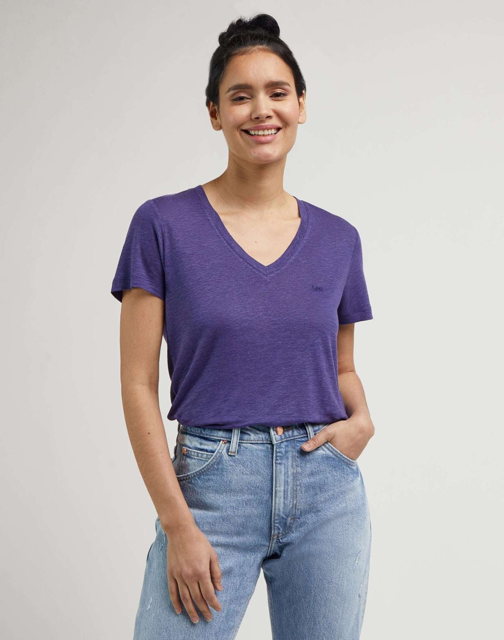 V Neck Tee in Blueberry T-Shirts Lee   