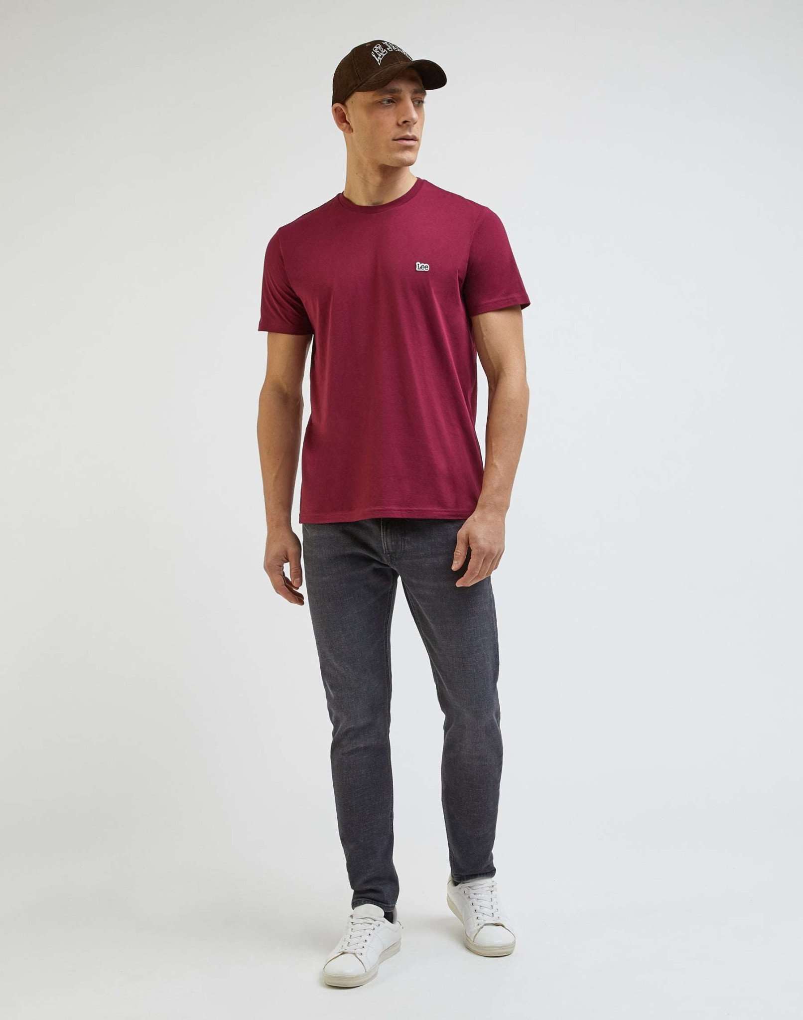 Patch Logo Tee in Port T-Shirts Lee   